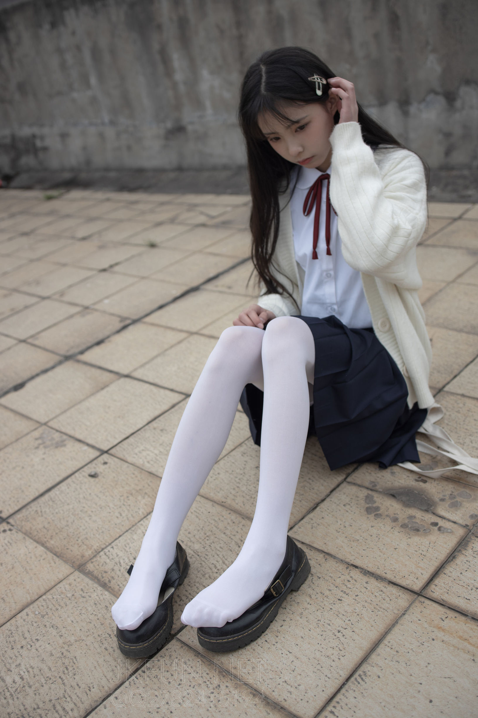 Sen Lô Tài Đoàn] JKFUN-001 Tiên Mi Học muội trắng silk tinh khôi