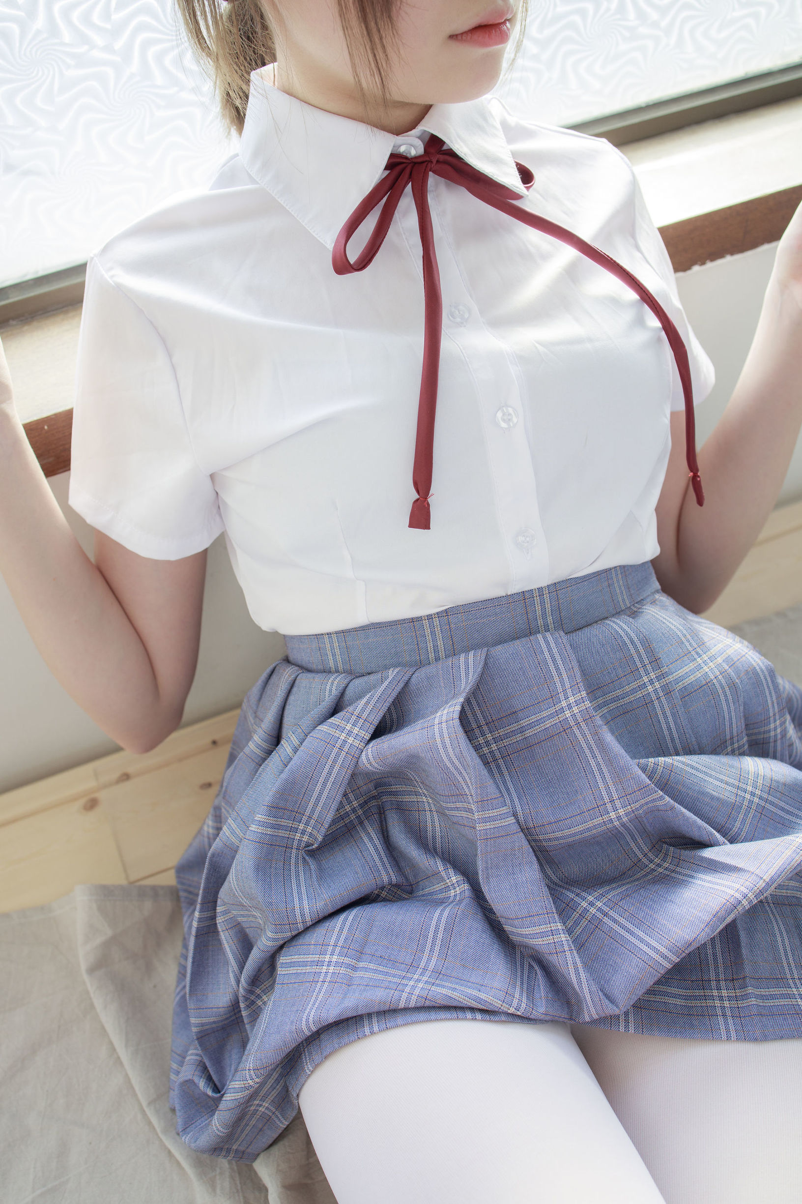 森ロ財団] JKFUN-002 Aika 可愛い学妹のシルク足