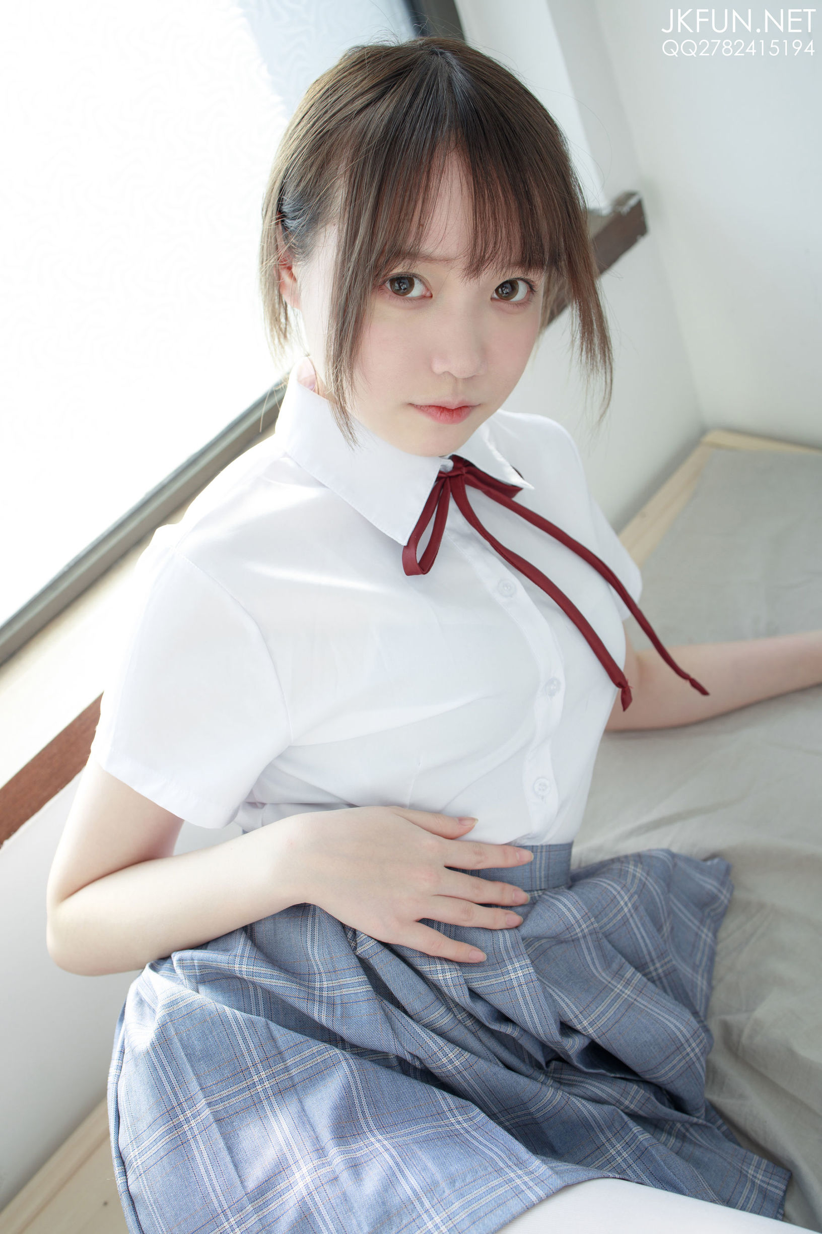 Sen Lô Tập Đoàn] JKFUN-002 Aika Học Muội Dễ Thương Chân Tơ