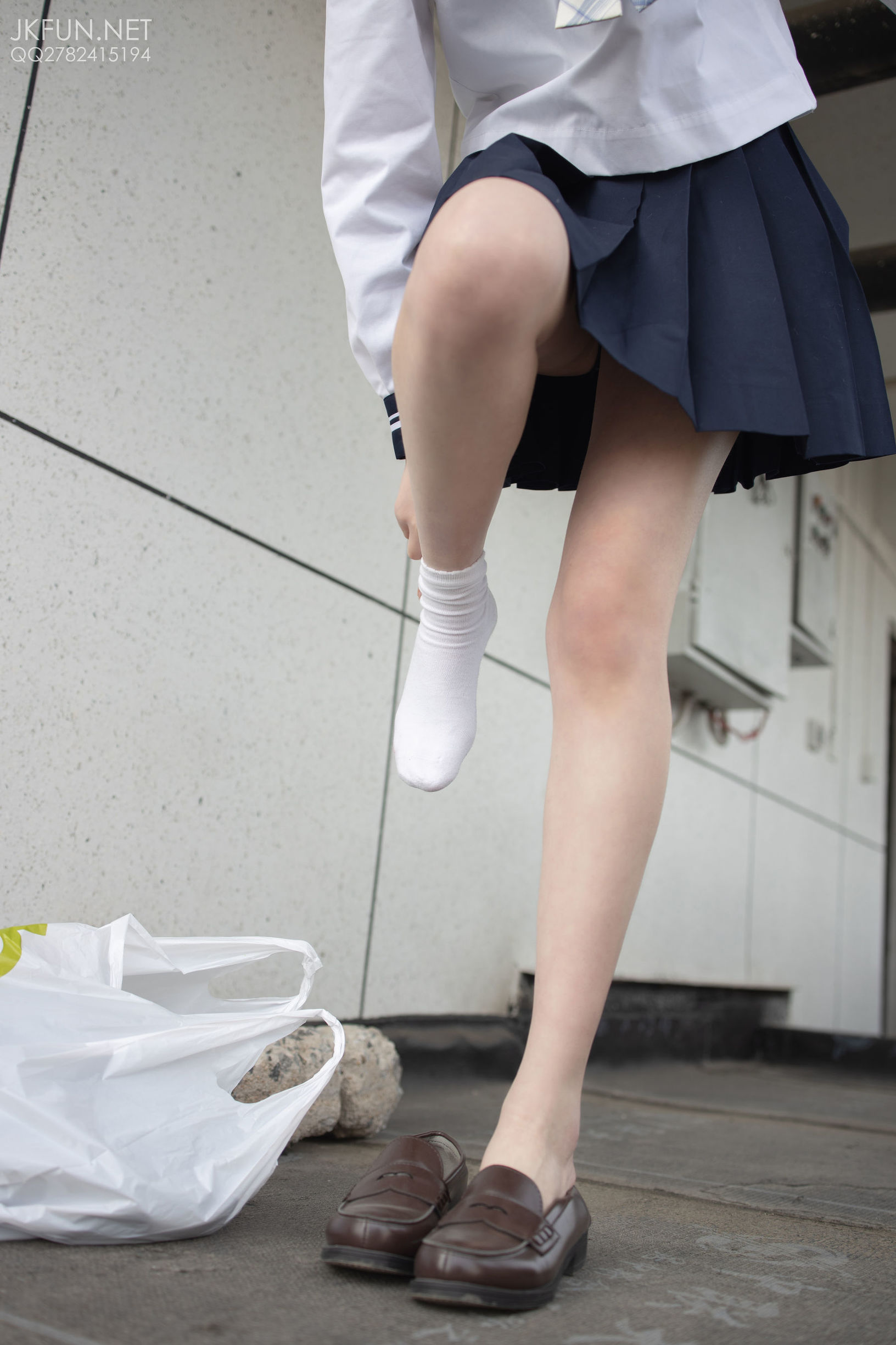 เซนโลว์ ไช่ตวน] JKFUN-002 ไอคะ น้องสาวน่ารัก เท้าด้วยผ้าไหม