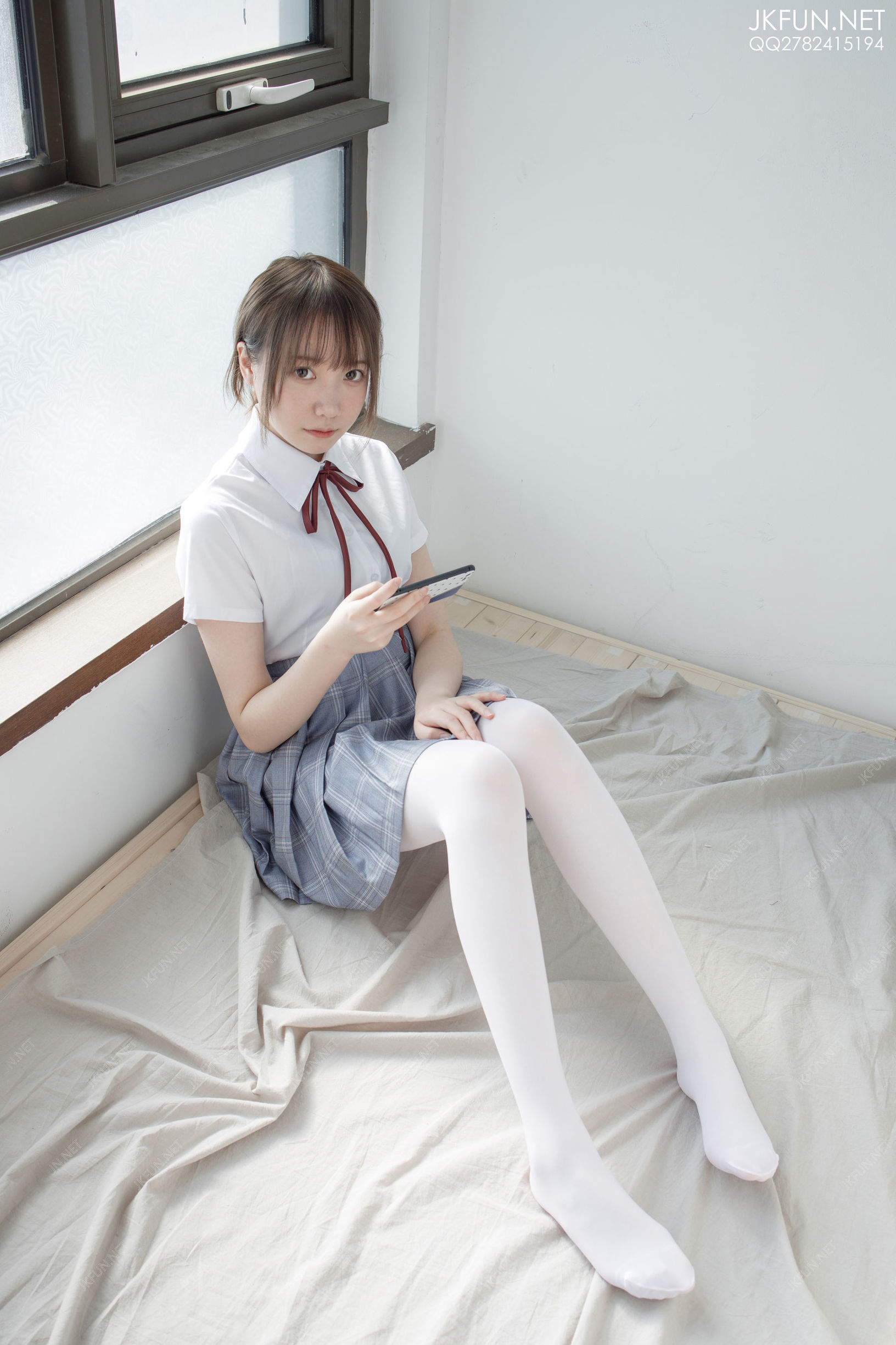 Sen Lô Tập Đoàn] JKFUN-002 Aika Học Muội Dễ Thương Chân Tơ