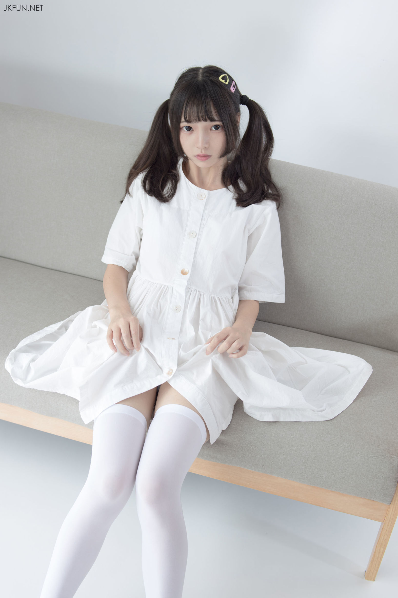 森萝財団] JKFUN-014 モクモク 白衣がたなびく時代