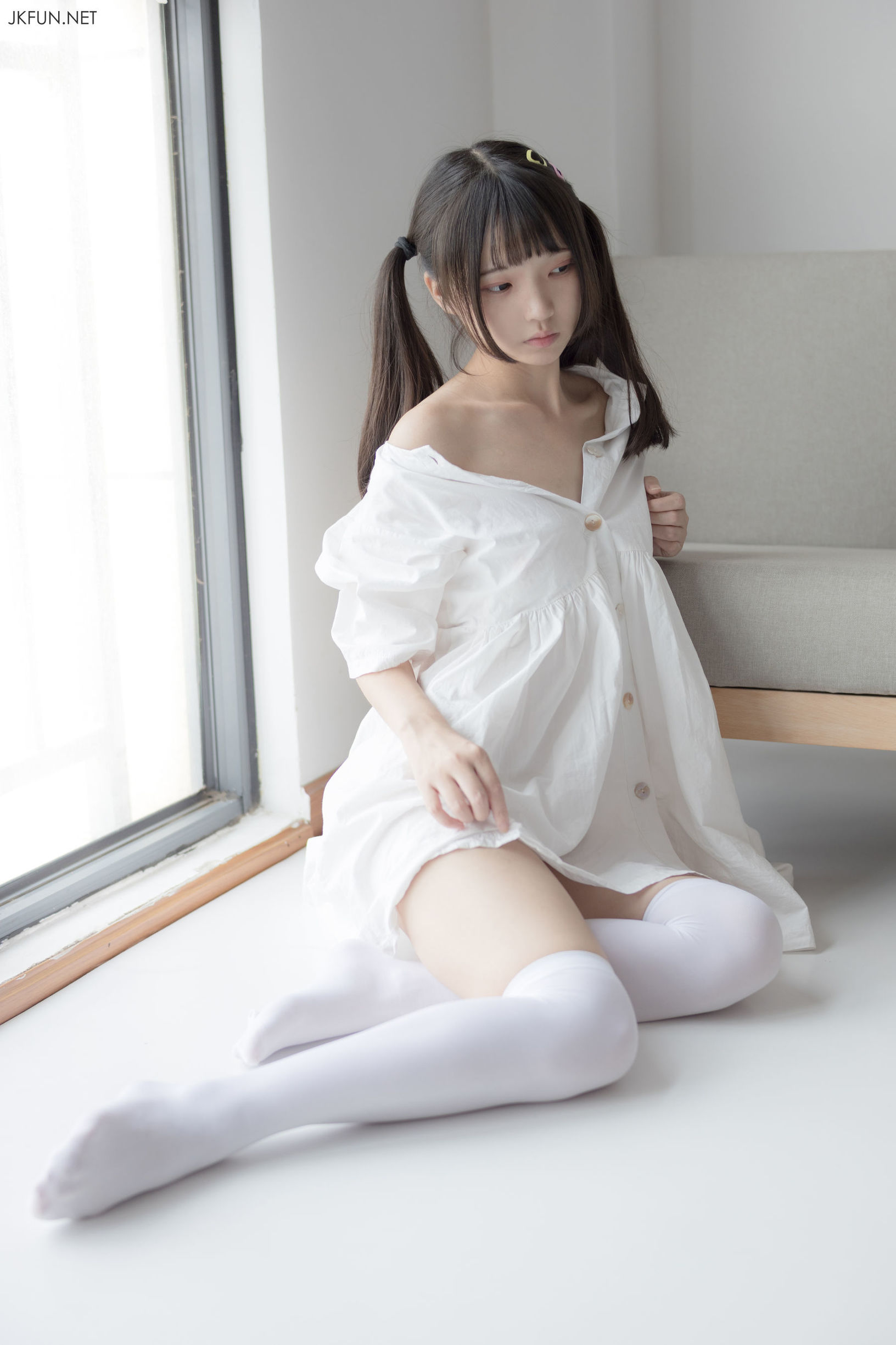 森萝財団] JKFUN-014 モクモク 白衣がたなびく時代