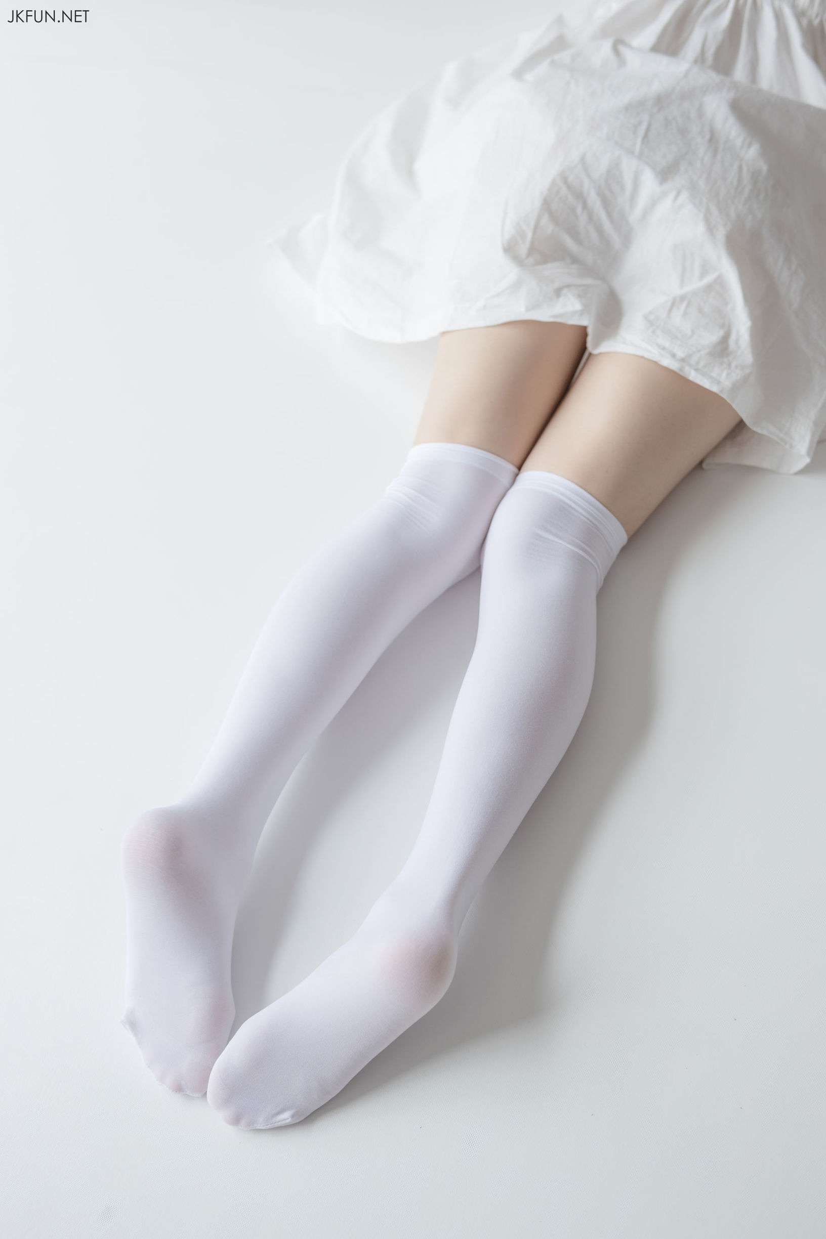 森萝財団] JKFUN-014 モクモク 白衣がたなびく時代