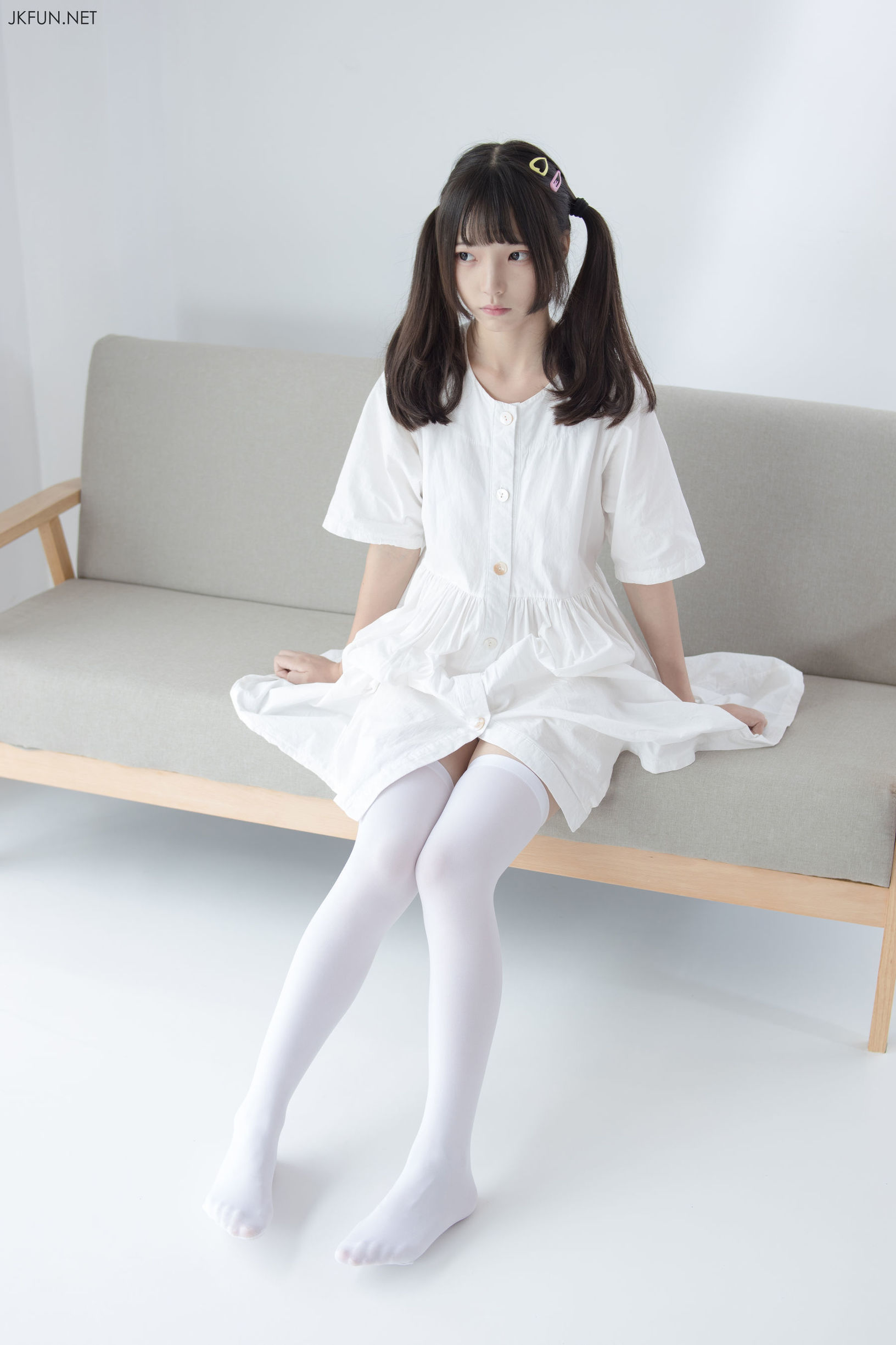 森萝財団] JKFUN-014 モクモク 白衣がたなびく時代