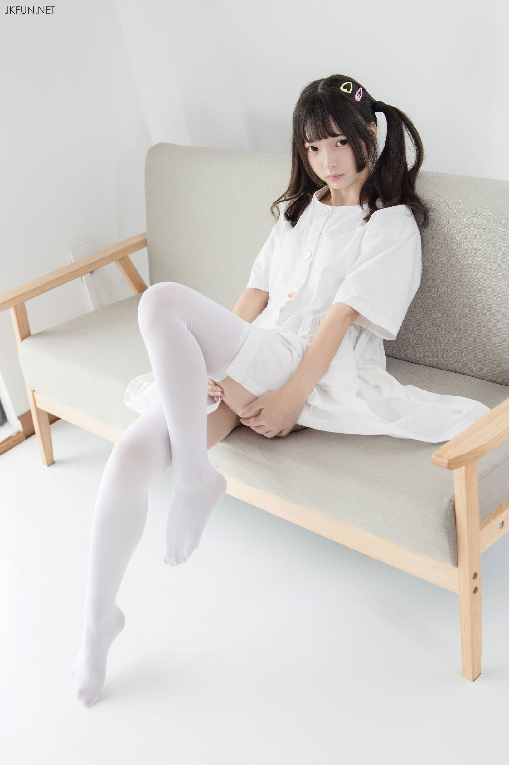 森萝財団] JKFUN-014 モクモク 白衣がたなびく時代
