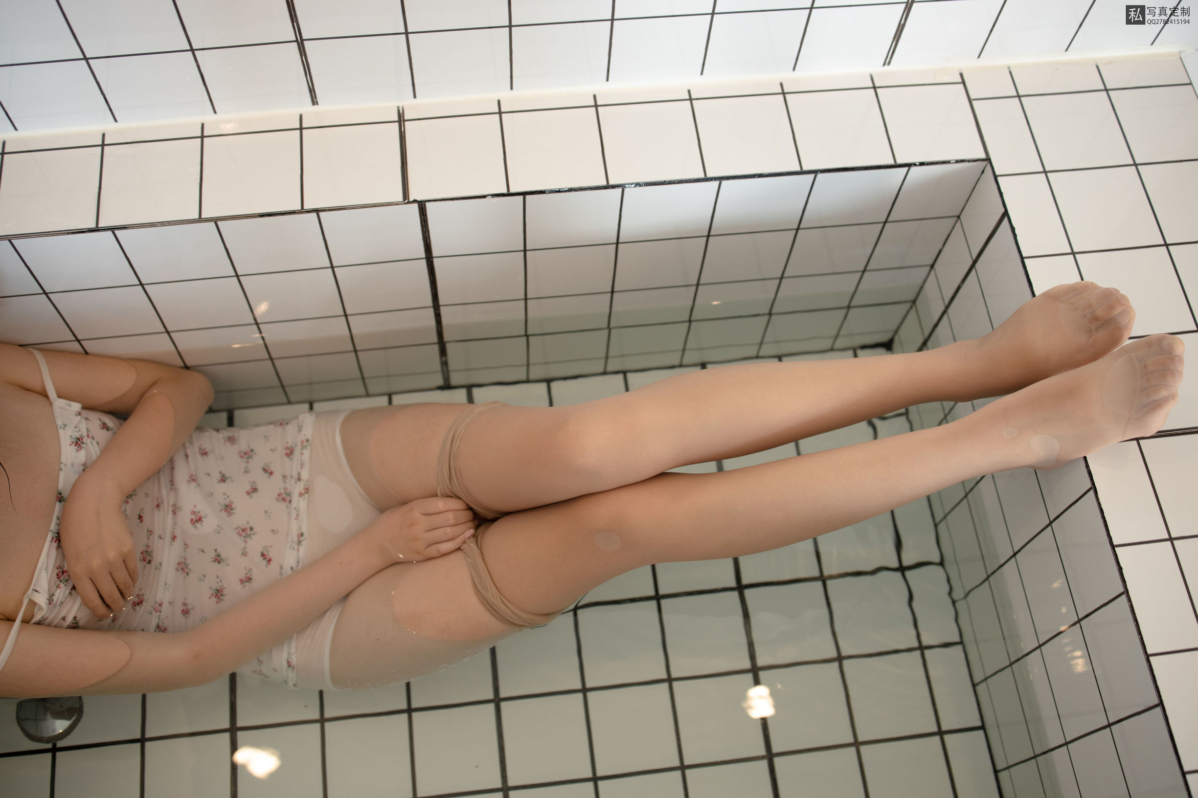 森ロ財団] JKFUN-022 フラワープリントの小さい吊り帯 15Dのシースルー stockings