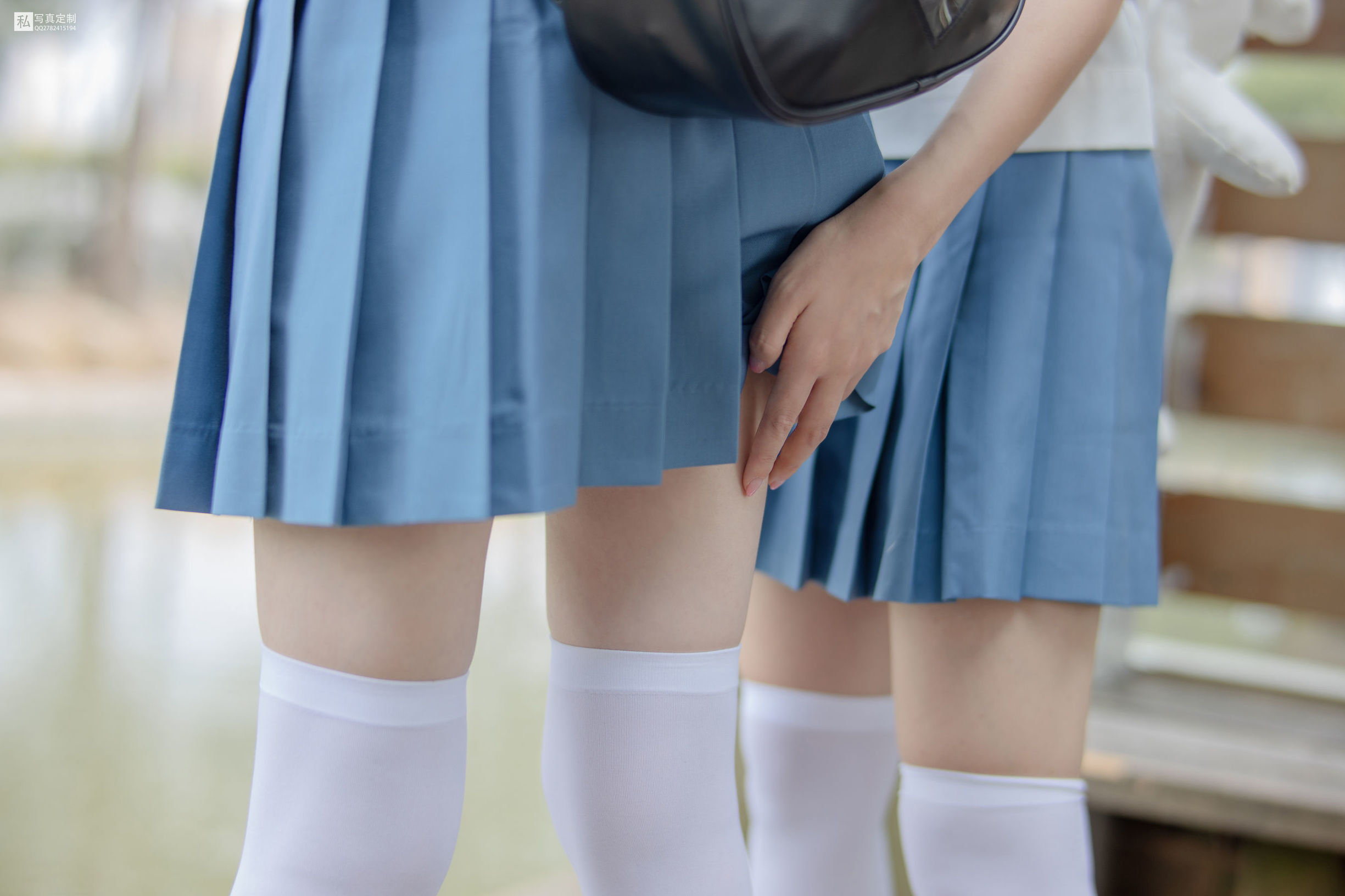 Sen Lô Tài Đoàn] JKFUN-025 Mặc Mặc & Aika 80D tất trắng lụa qua gối