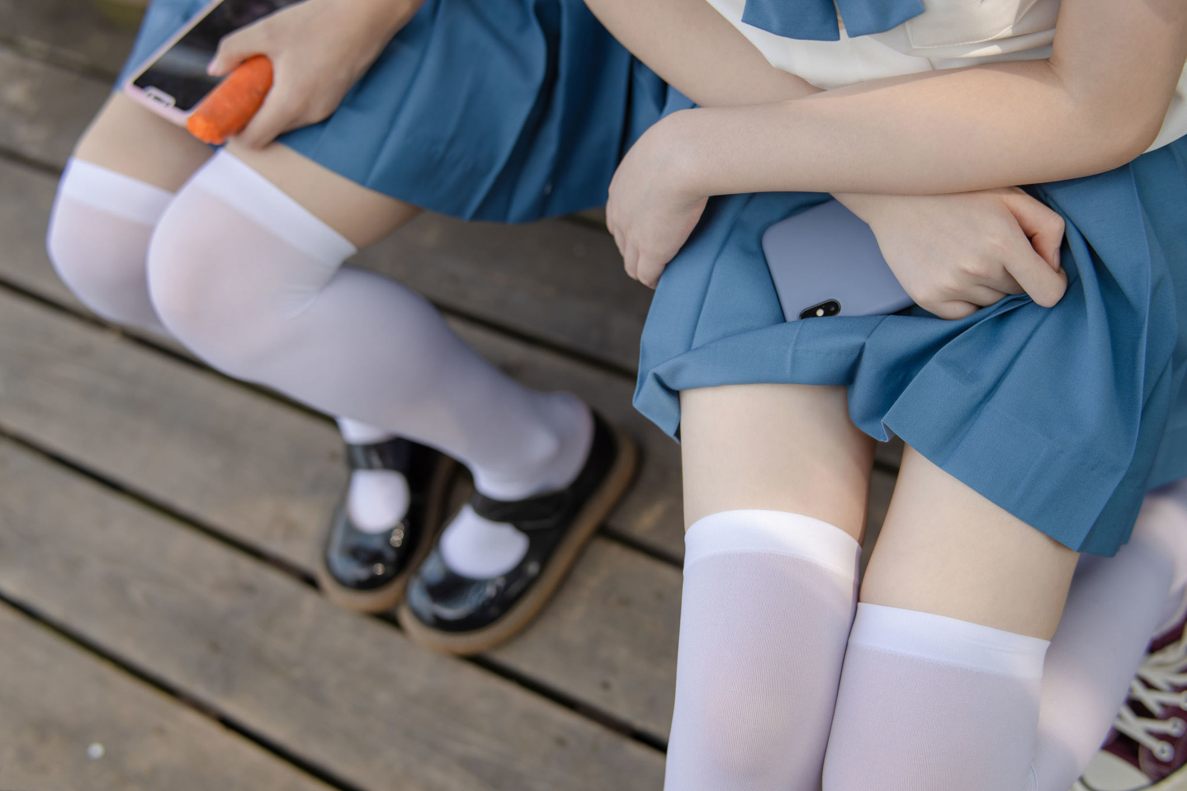 森羅財団] JKFUN-025 モクモク&アイカ 80D白いシルクの過膝ソックス