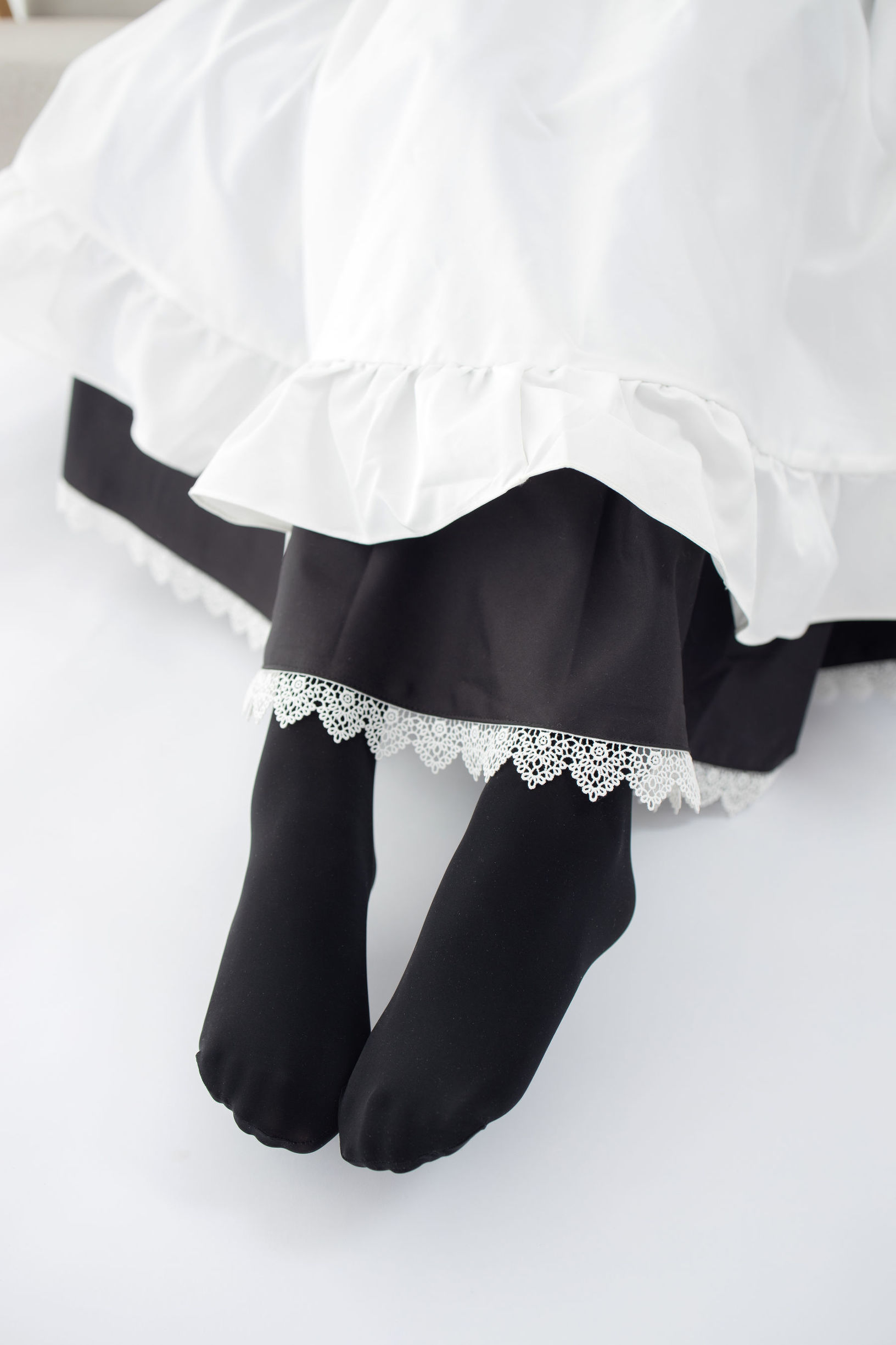森羅財団] JKFUN-029 フイ子 80D黒ストッキング 踏み物メイド
