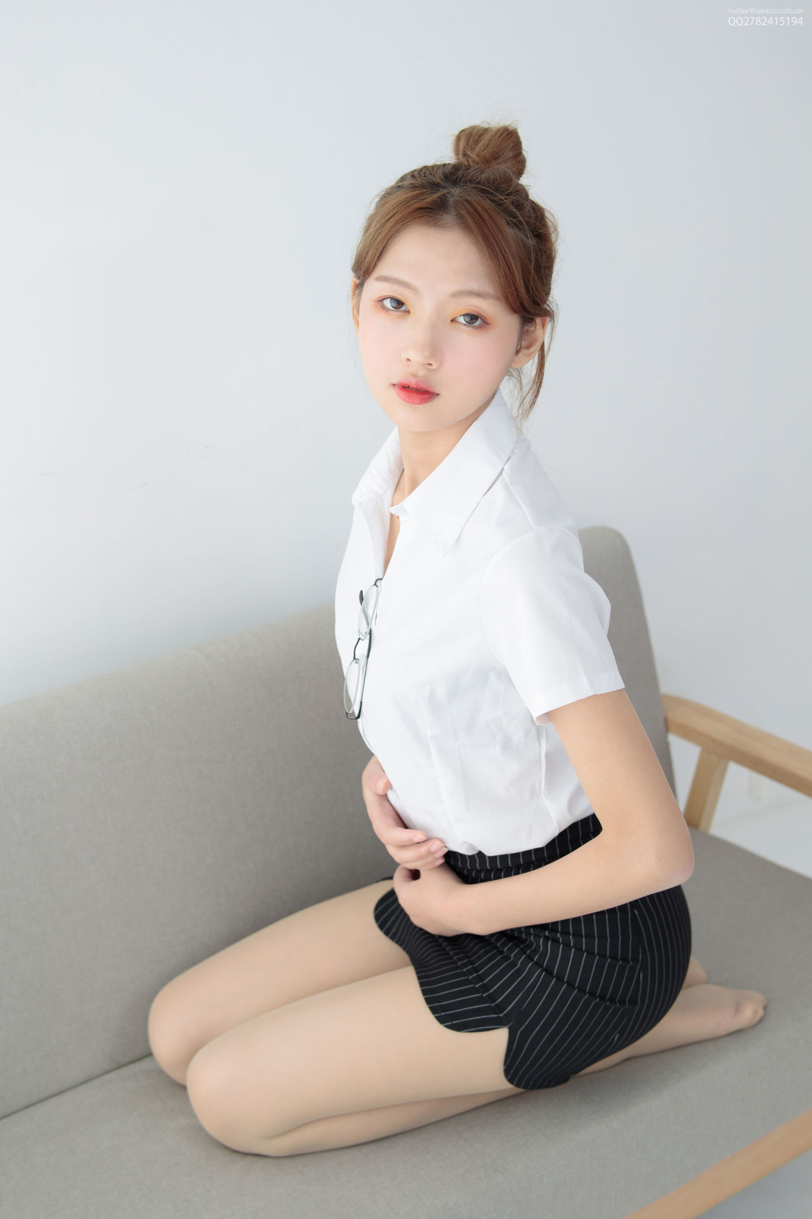 เซนโล ชัยทวน] JKFUN-044 OL ต้องจับคู่กับแว่นตา 50D ถุงน่องสีเนื้อ