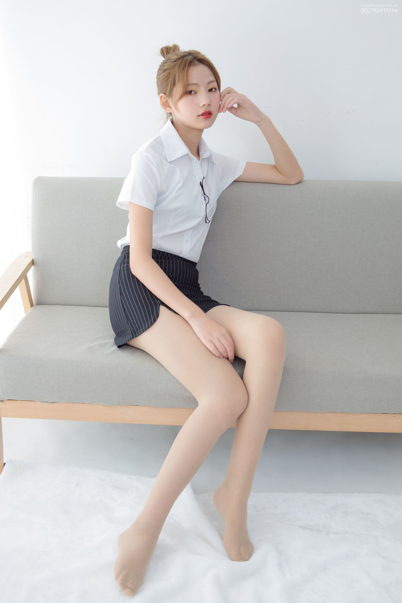 Sen Luo Consortium] JKFUN-044 Office Lady Must Wear Glasses 50D Pantyhose