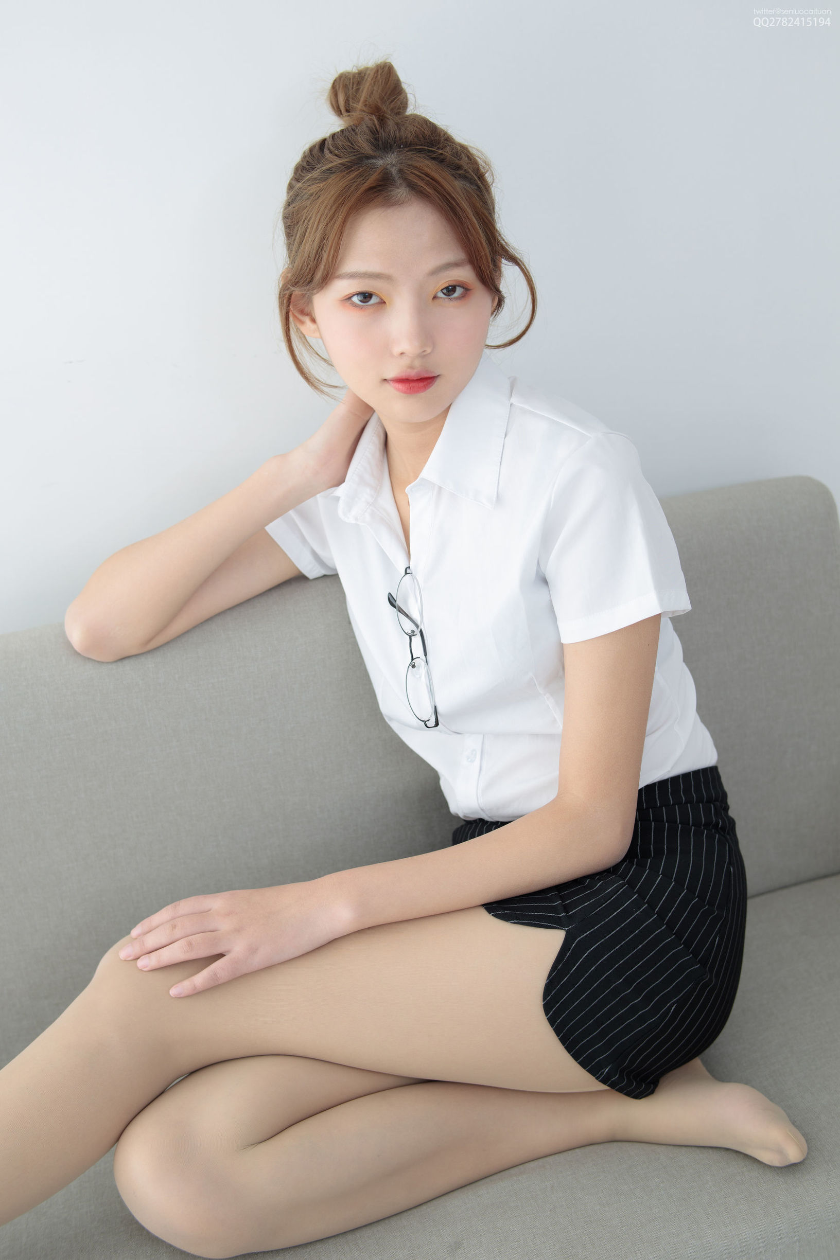 เซนโล ชัยทวน] JKFUN-044 OL ต้องจับคู่กับแว่นตา 50D ถุงน่องสีเนื้อ