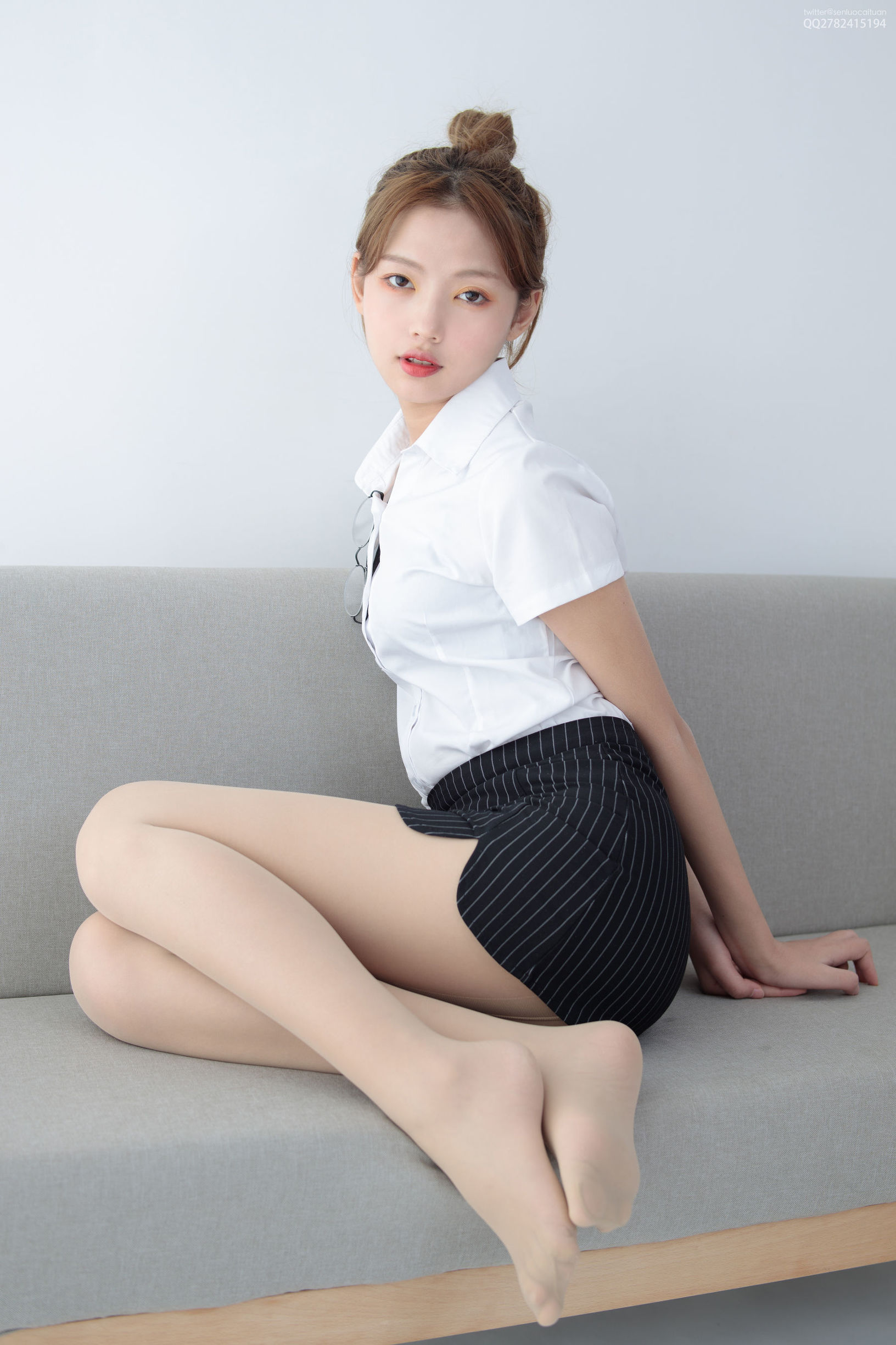 เซนโล ชัยทวน] JKFUN-044 OL ต้องจับคู่กับแว่นตา 50D ถุงน่องสีเนื้อ