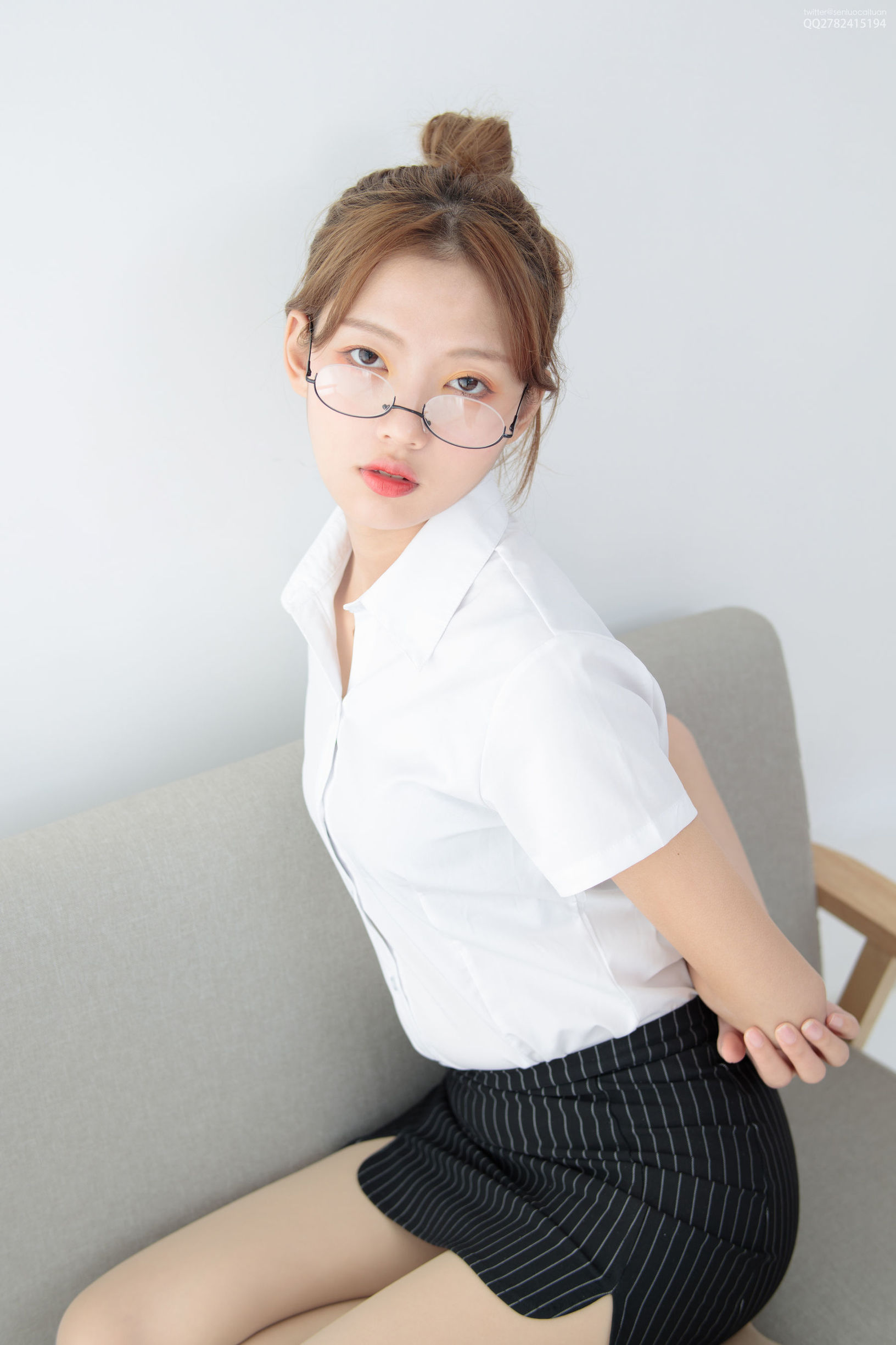 เซนโล ชัยทวน] JKFUN-044 OL ต้องจับคู่กับแว่นตา 50D ถุงน่องสีเนื้อ