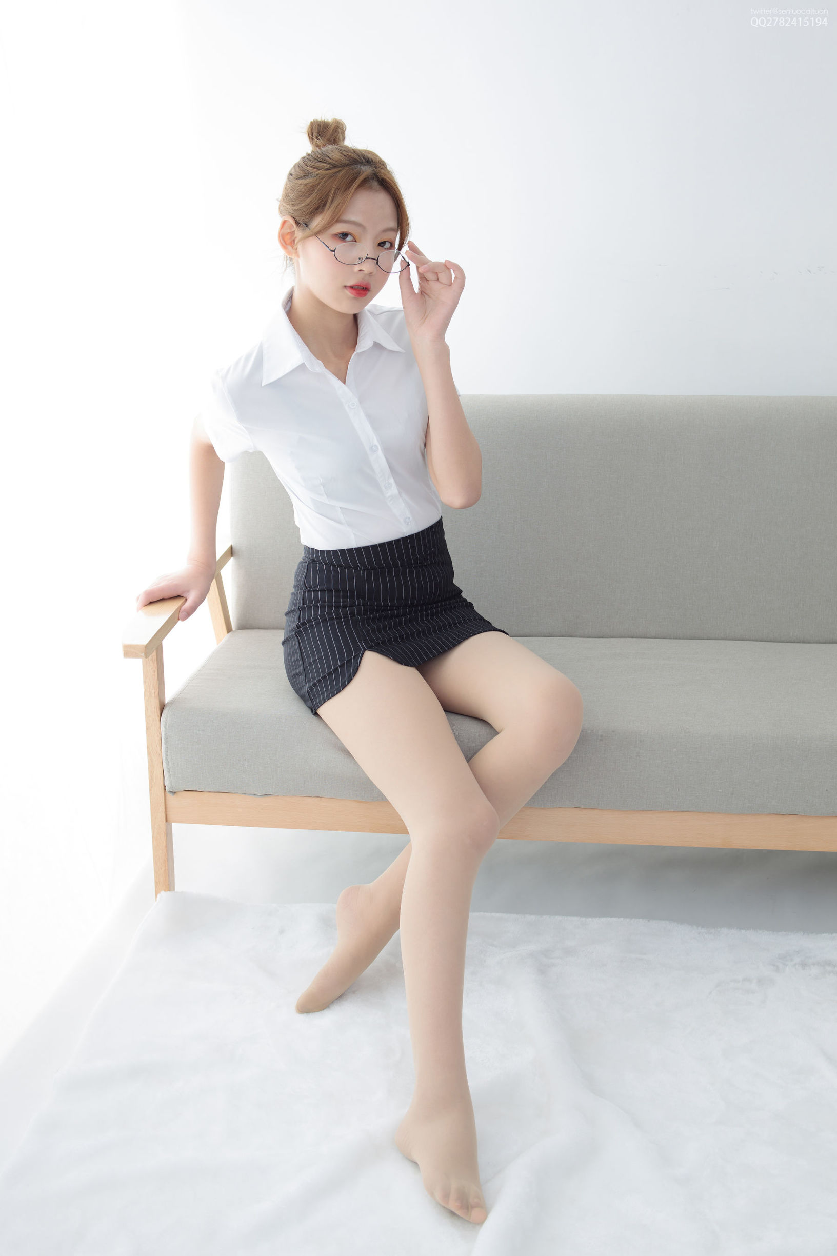 Sen Luo Tài Đoàn] JKFUN-044 OL phải kết hợp với kính 50D thịt tơ