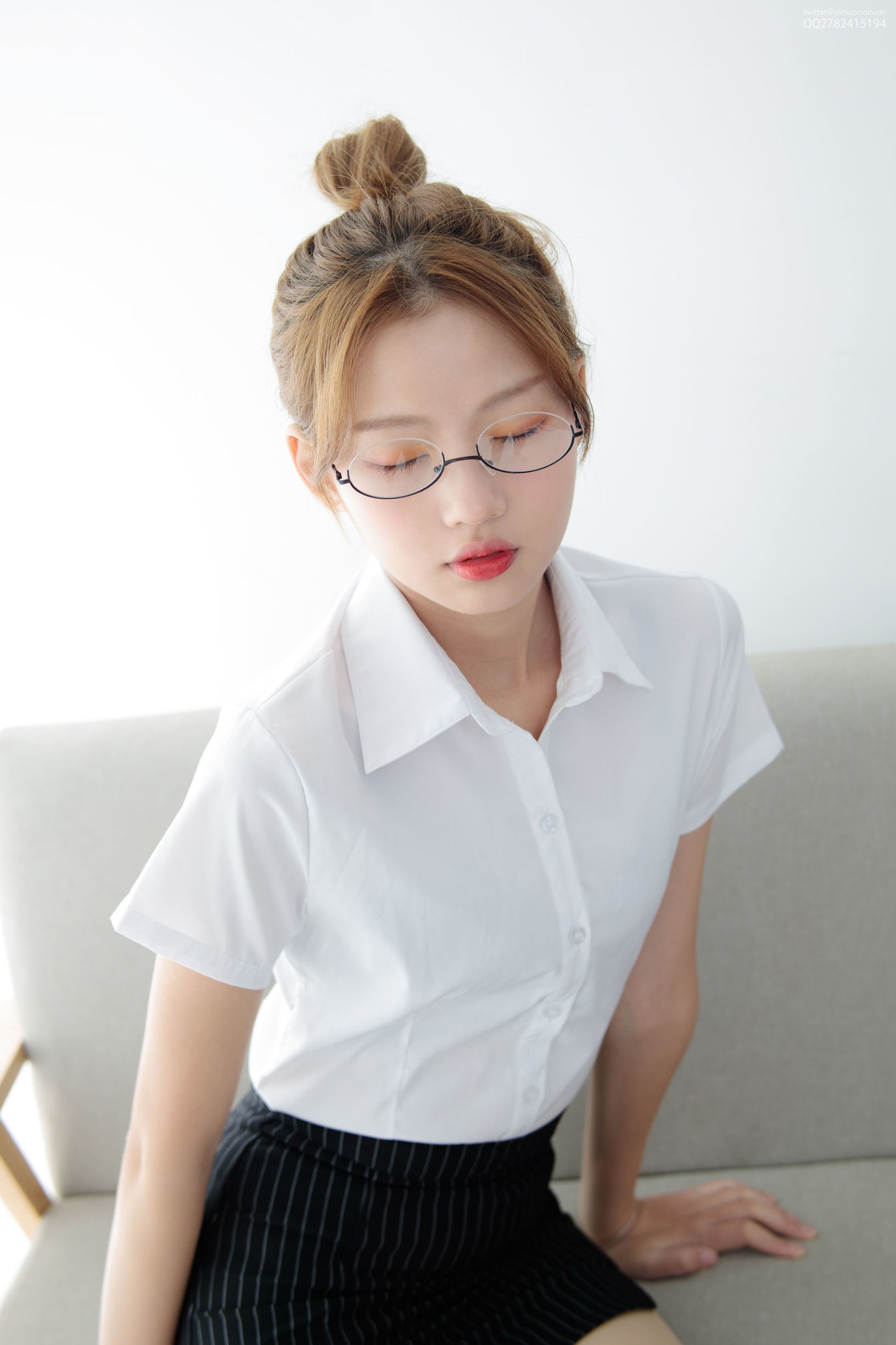 Sen Luo Tài Đoàn] JKFUN-044 OL phải kết hợp với kính 50D thịt tơ