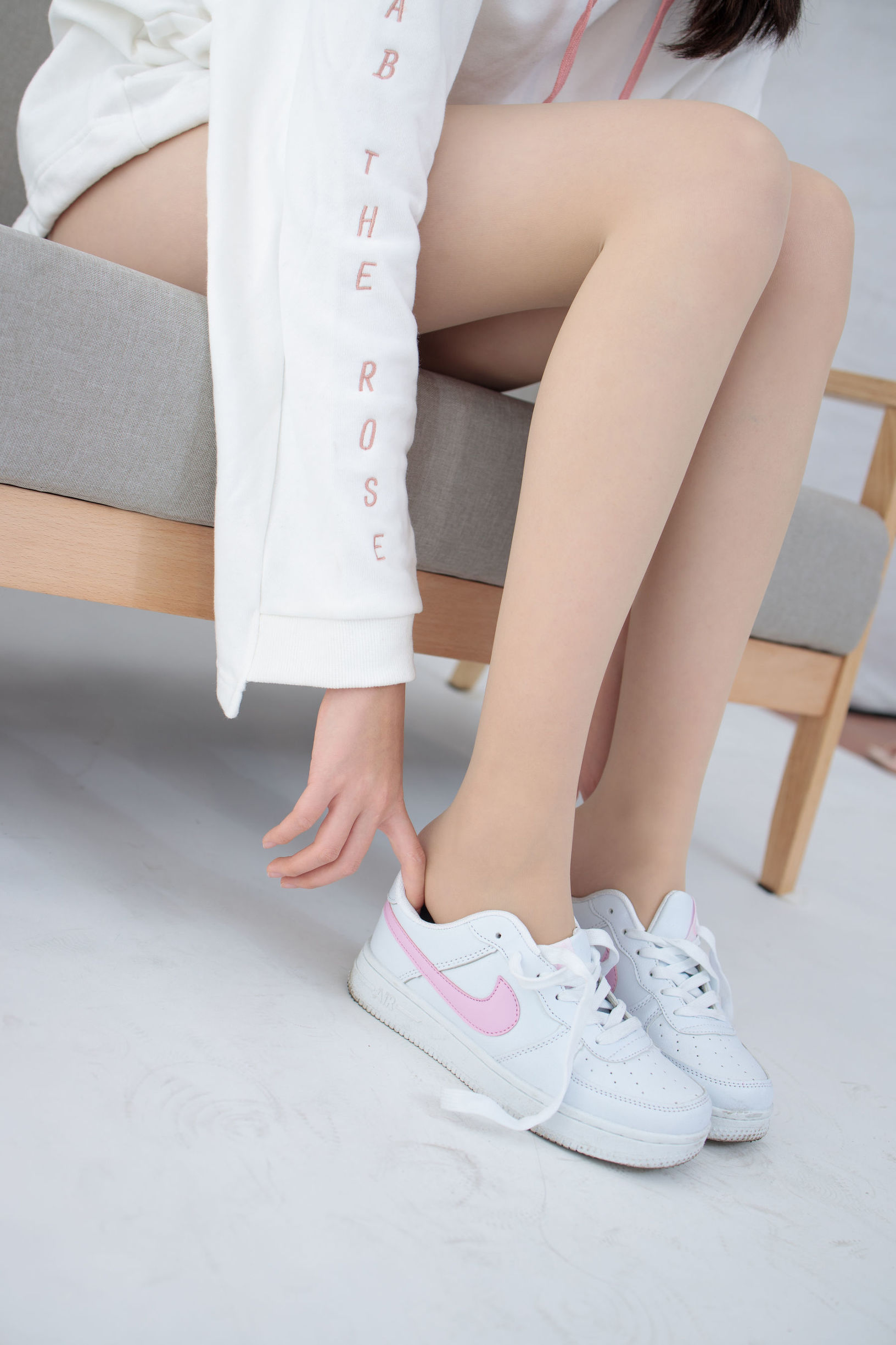 Sen Lô Tập Đoàn] JKFUN-048 Aika Giày Thể Thao 13D Nylon
