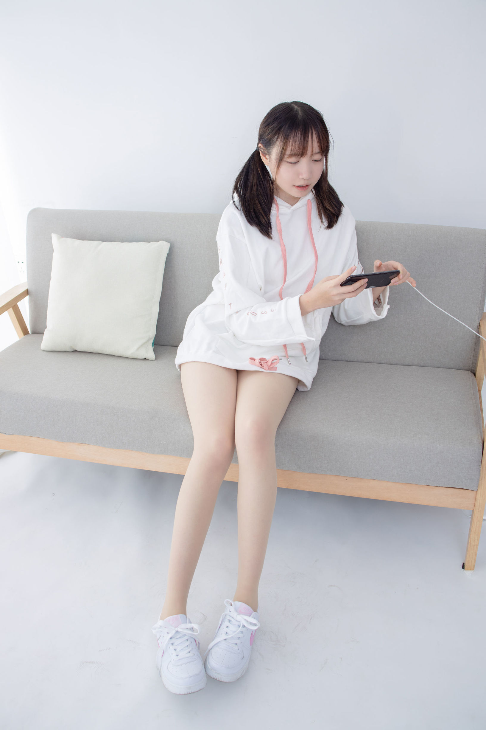 Sen Lô Tập Đoàn] JKFUN-048 Aika Giày Thể Thao 13D Nylon