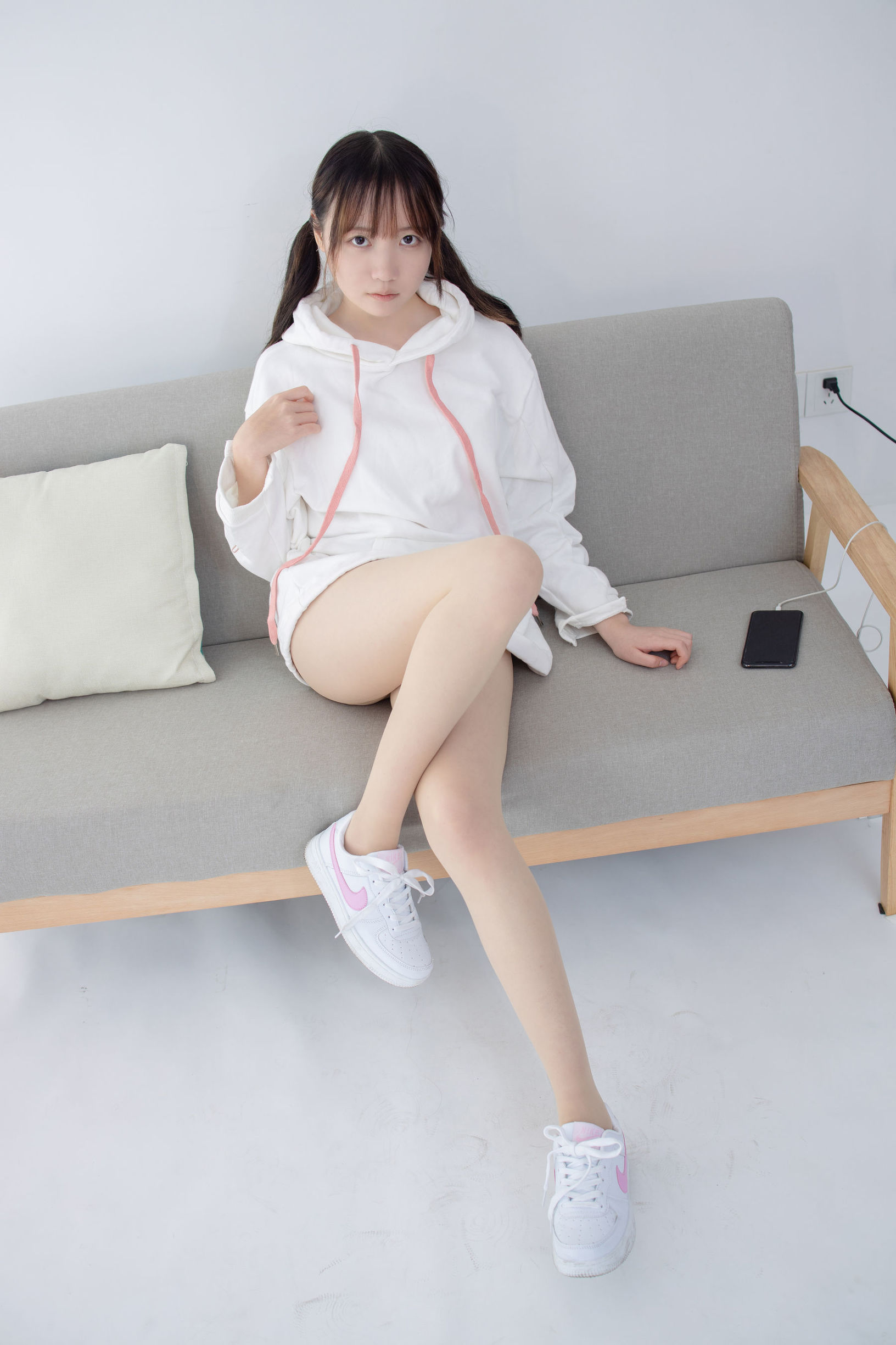 Sen Lô Tập Đoàn] JKFUN-048 Aika Giày Thể Thao 13D Nylon
