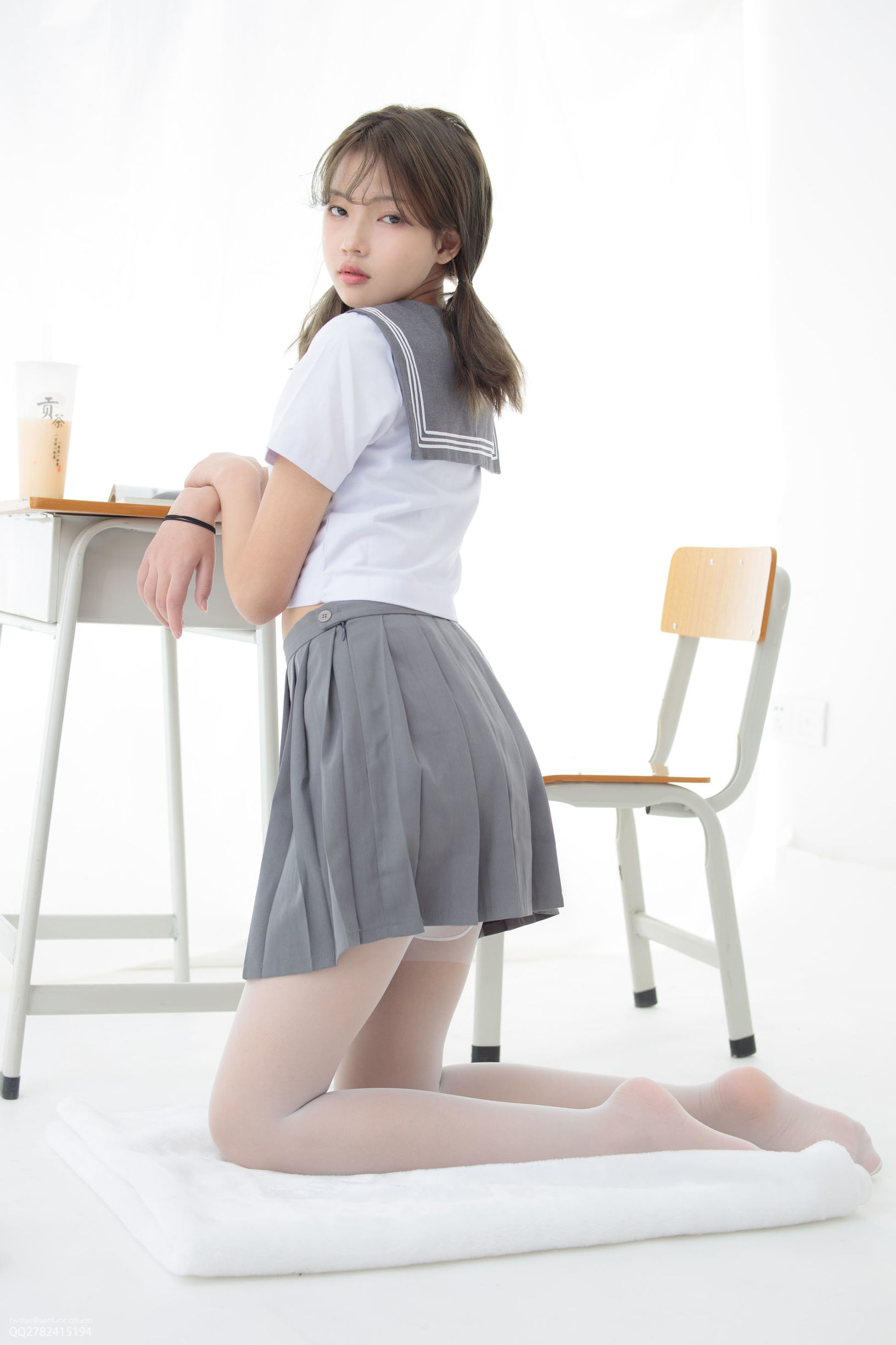 森羅財団] JKFUN-050 モクモク 白いシルクネットシューズ合集
