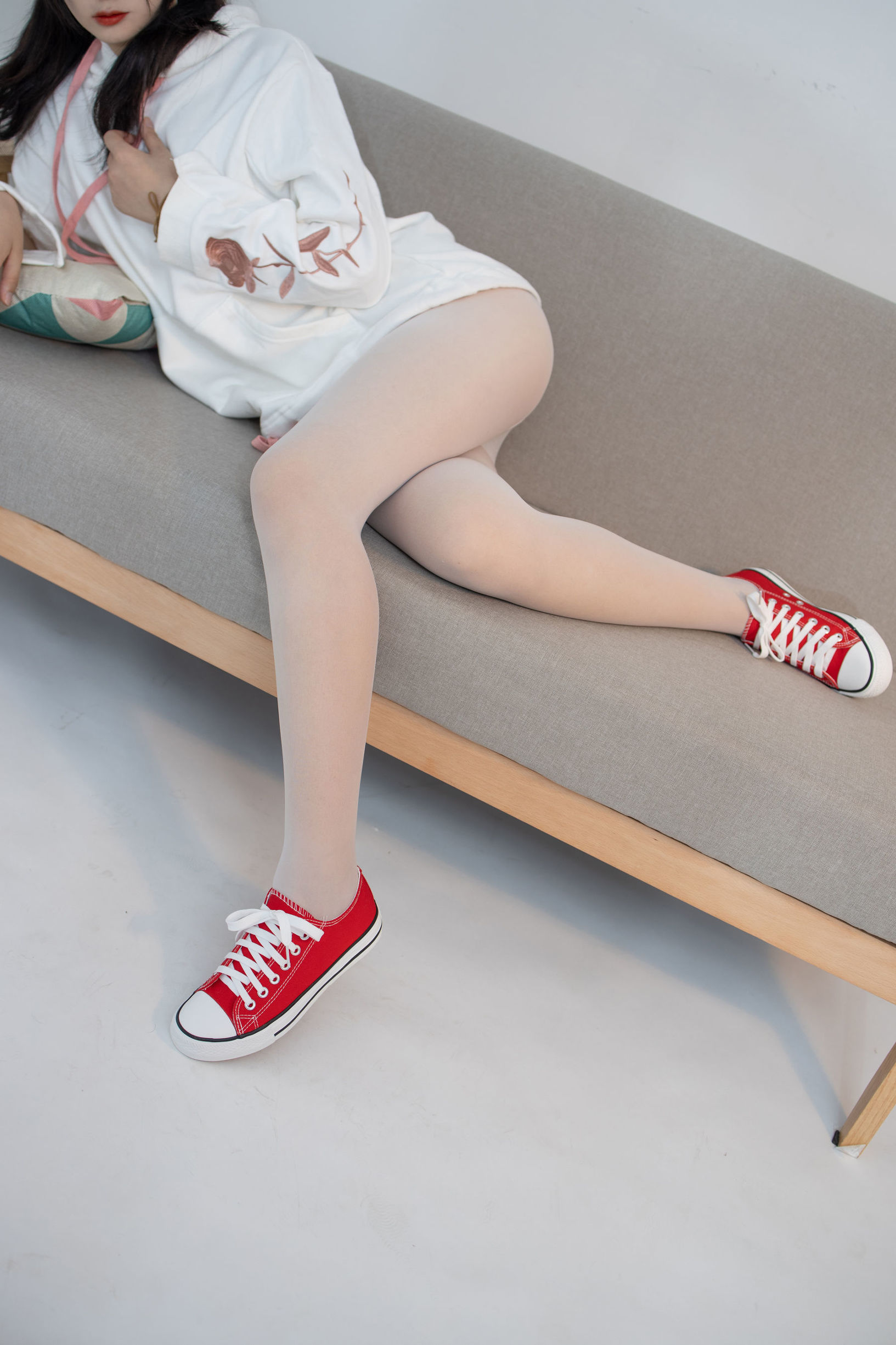 Sen Luo Consortium] JKFUN-056 Xiao Ye Red Cloth Shoes White Stockings 13D White Stockings