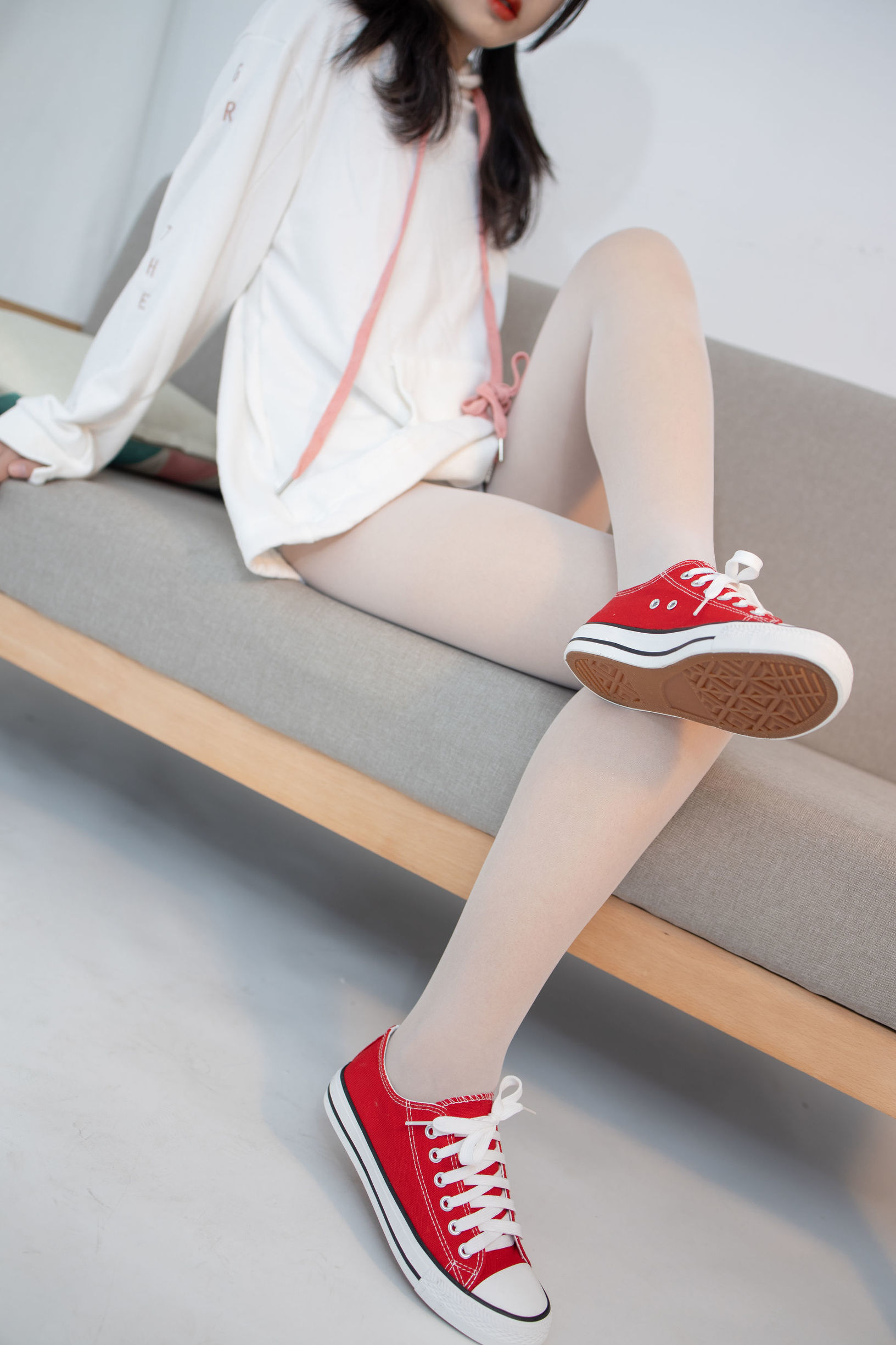 Sen Luo Consortium] JKFUN-056 Xiao Ye Red Cloth Shoes White Stockings 13D White Stockings