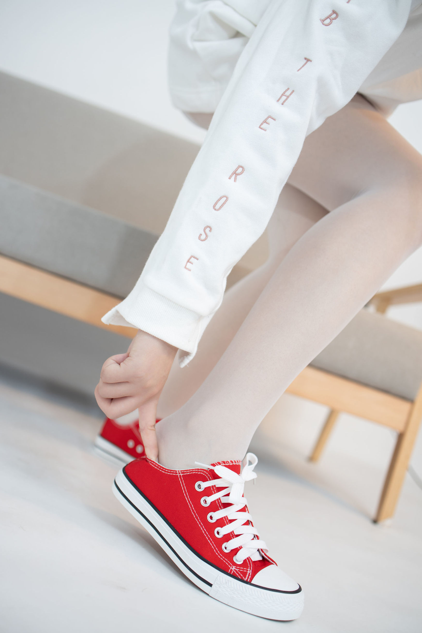 Sen Luo Tài Đoàn] JKFUN-056 Tiểu Dạ Giày Vải Đỏ Trắng Tơ 13D Trắng Tơ