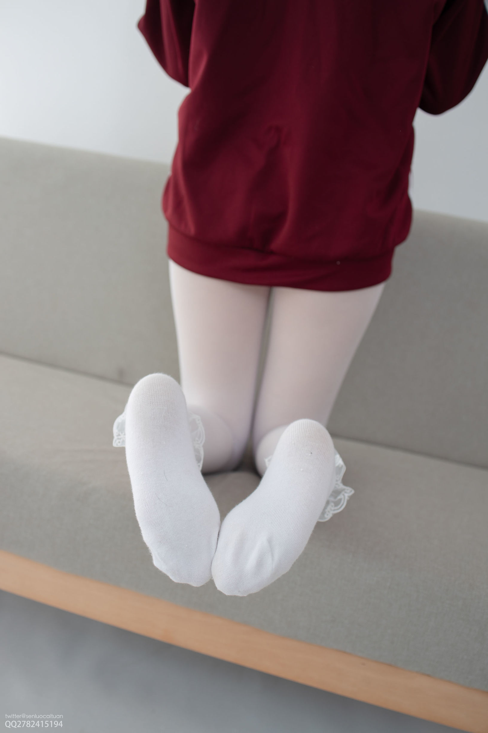 森羅財団] JKFUN-058 Aika 白いシルクのレース付き花辺短い靴下