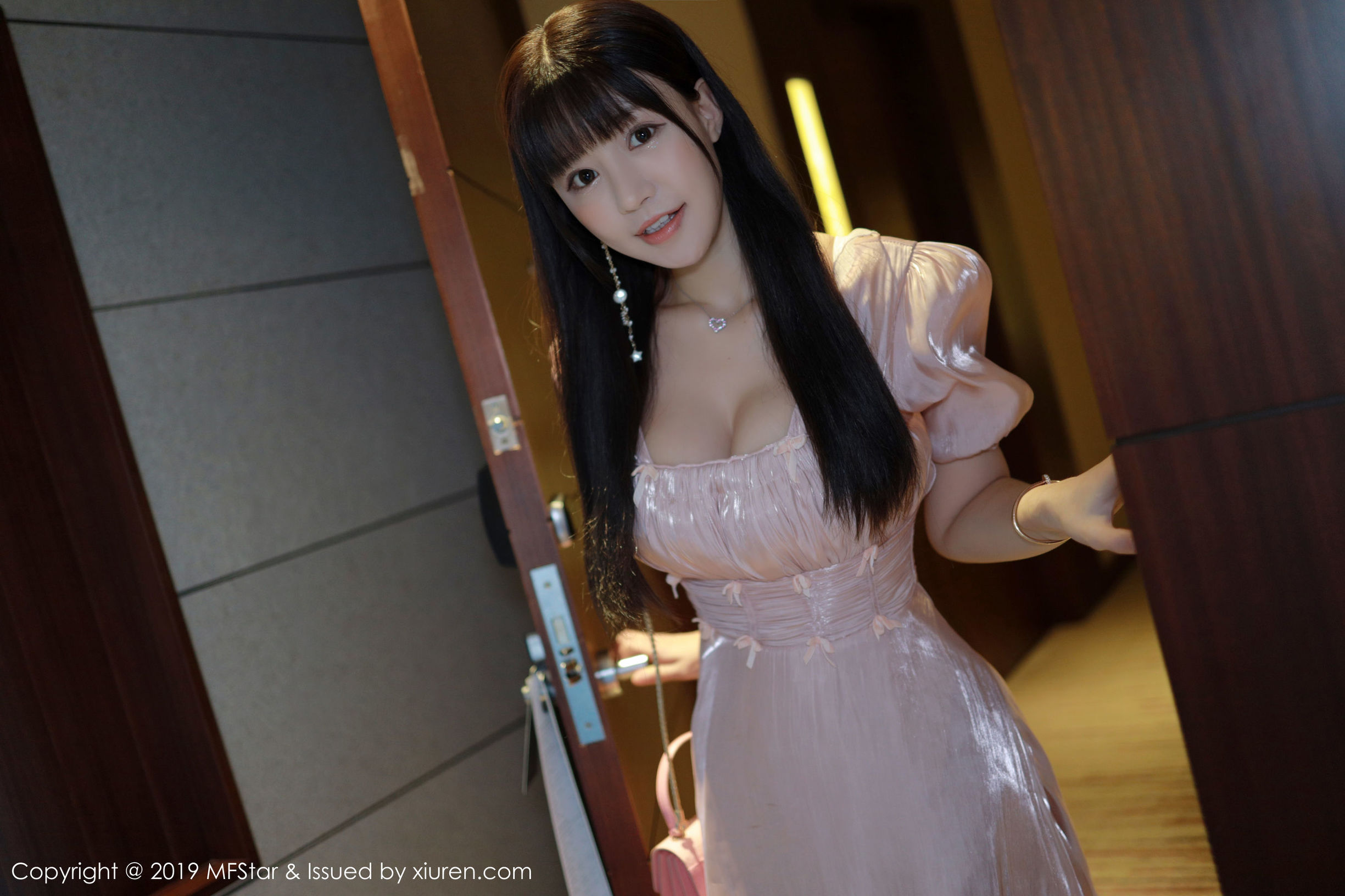 โมฟานเซี่ยวหยวนMFStar] Vol.217 Flowerชูเค่อเอ๋อ