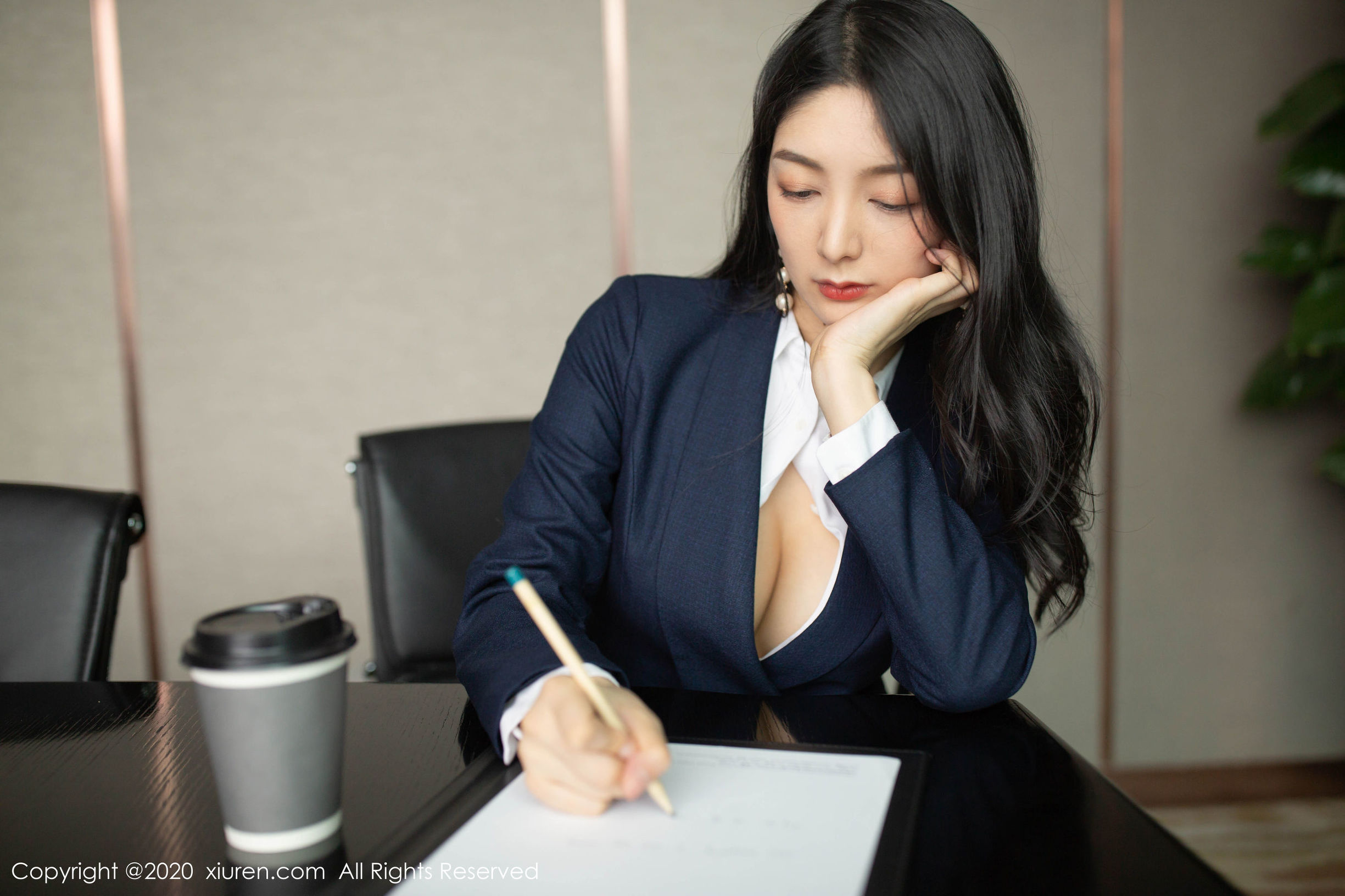 秀人XIUREN] Số 2056 Angela Tiểu Nhiệt Ba