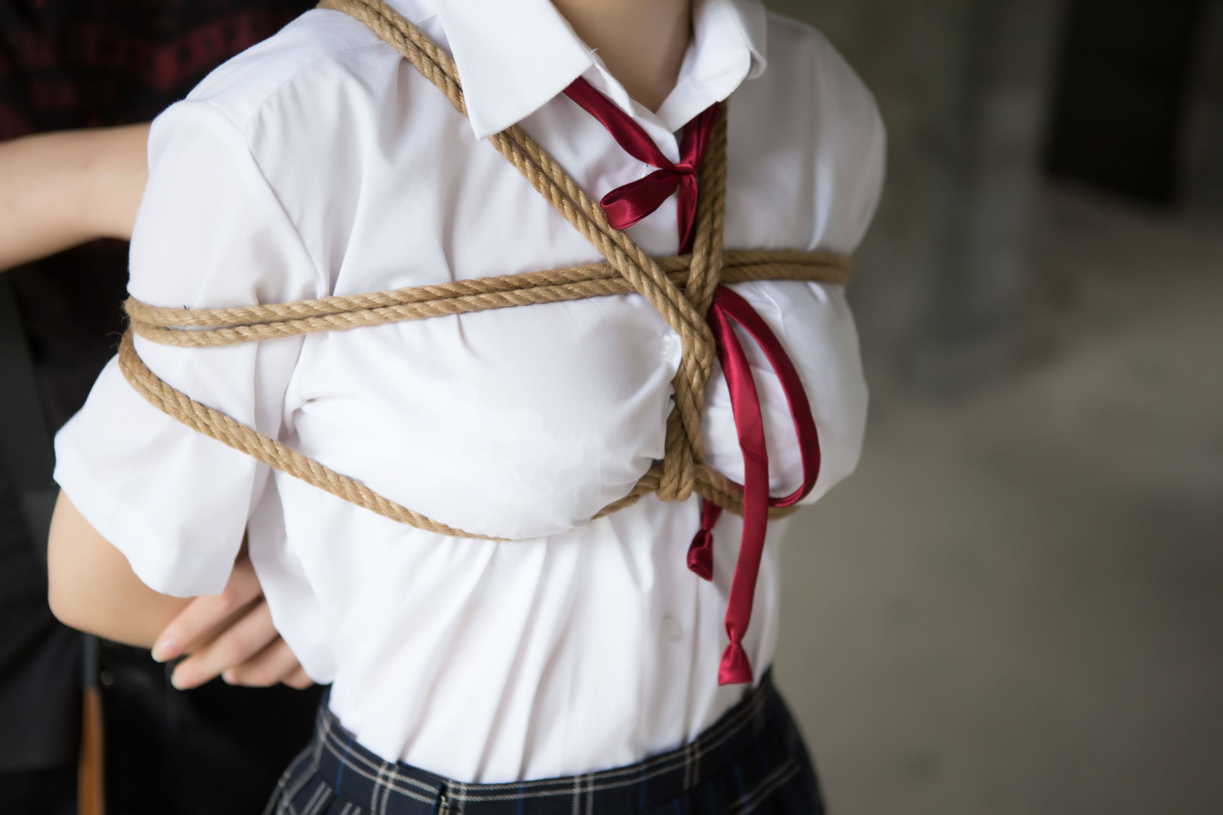 ネット美女] k8ツンデレモエモエVivian 学生服野外縛り