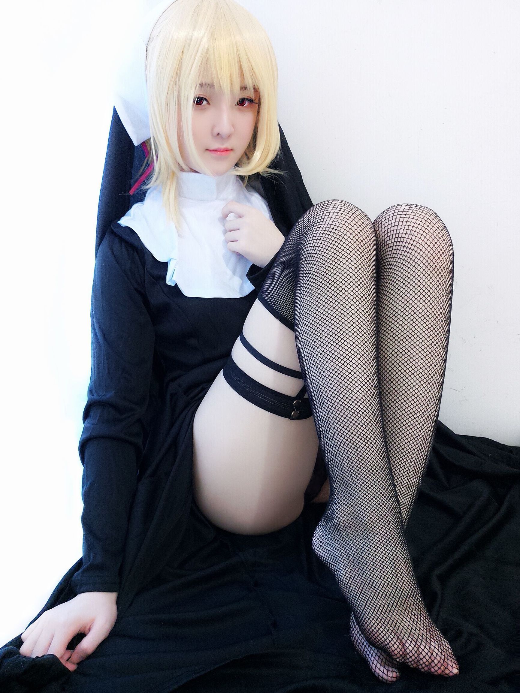 ロリコス] イーショウヨウザク - 修女お姉さん（黒）