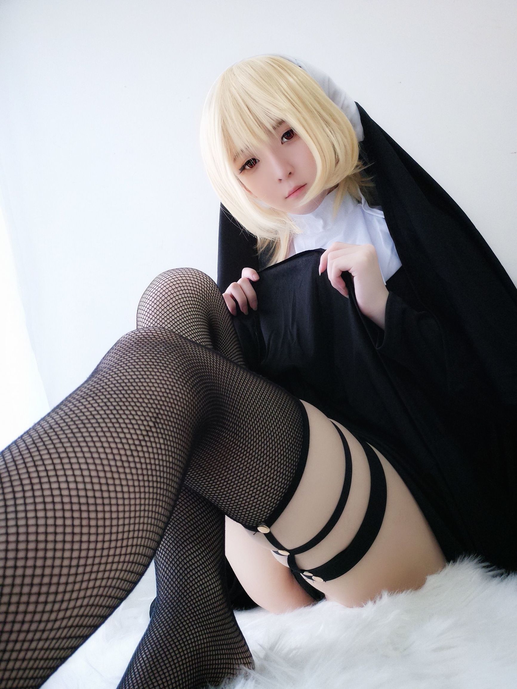 ロリコス] イーショウヨウザク - 修女お姉さん（黒）
