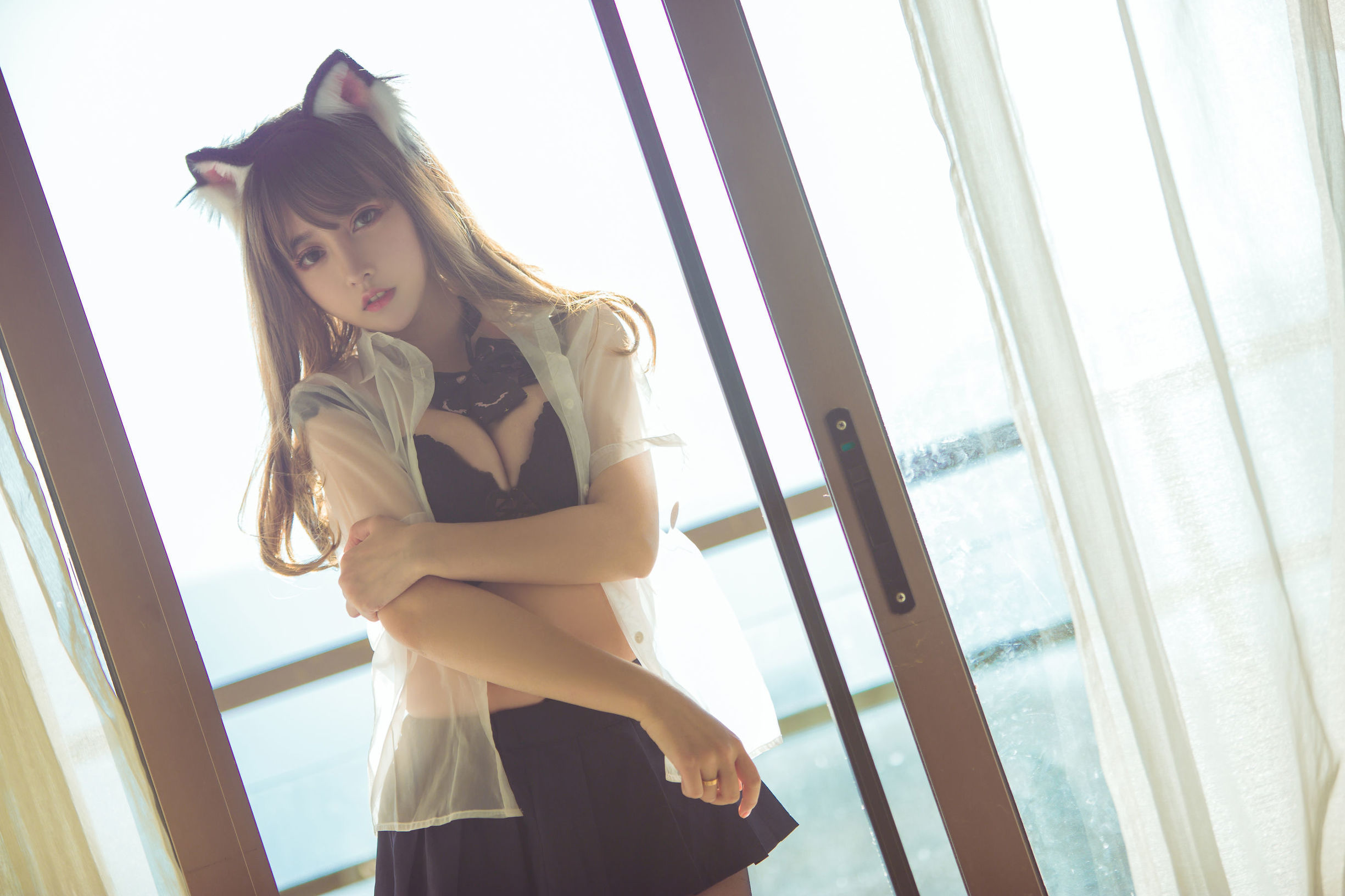 ロリコス] ドウユ メイセンセンさま - バルコニーで黒シルクのセクシーな猫
