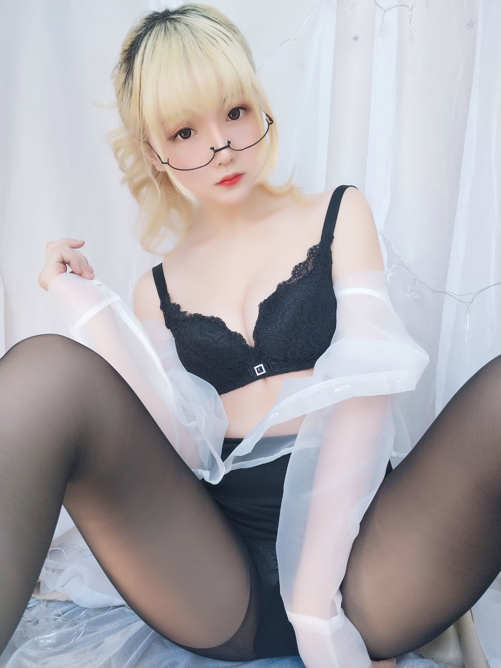  belle ta COS] Star of Chichi VOL.11 Gói Làm Thêm Tối Nay