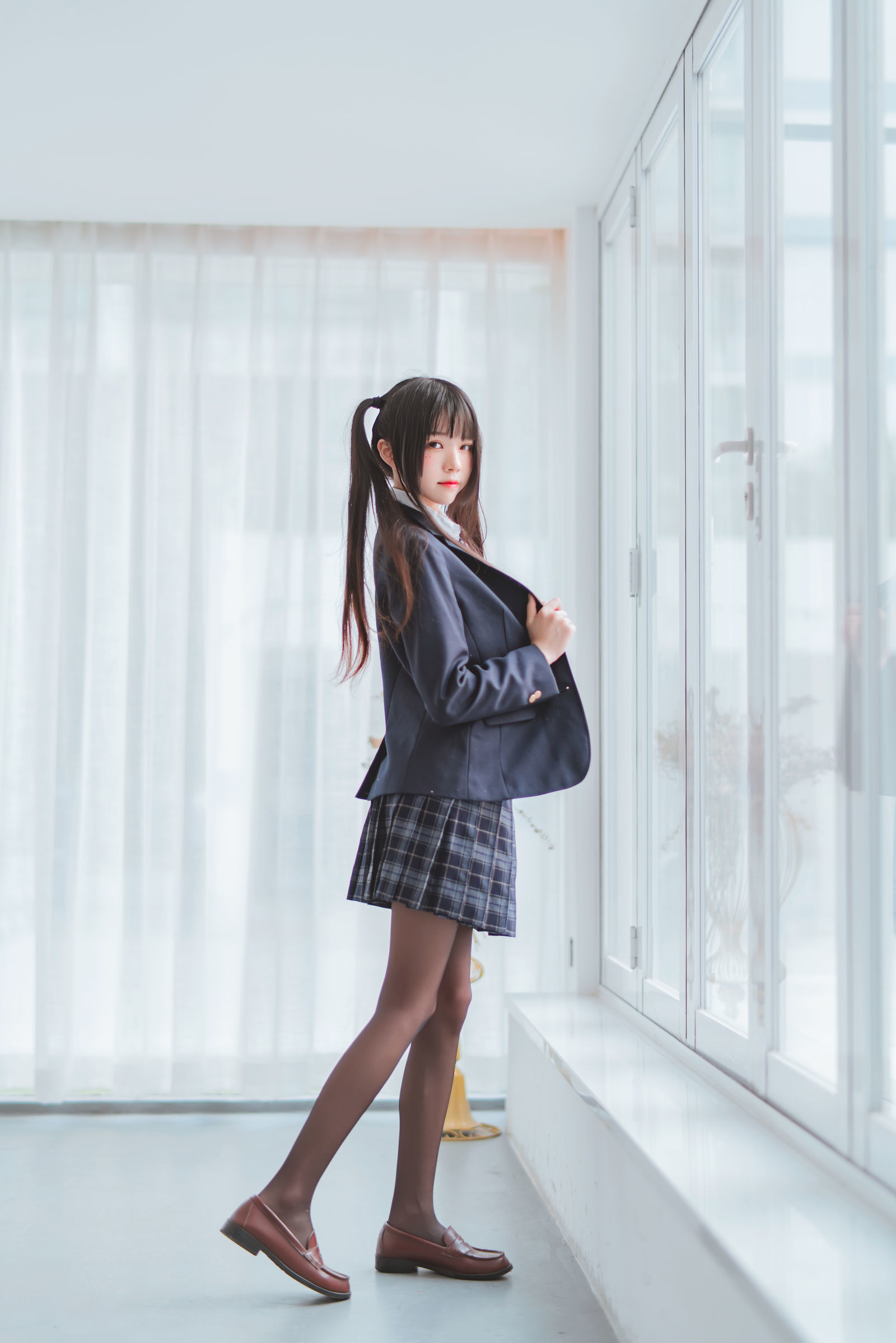 蘿莉COS] 櫻桃喵 - 冬季制服絲秀