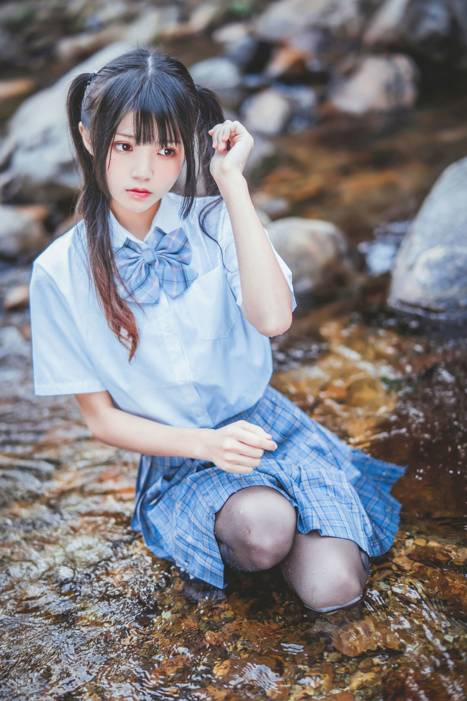 蘿莉COS] 櫻桃喵《校服少女COSPLAY濕身系列》