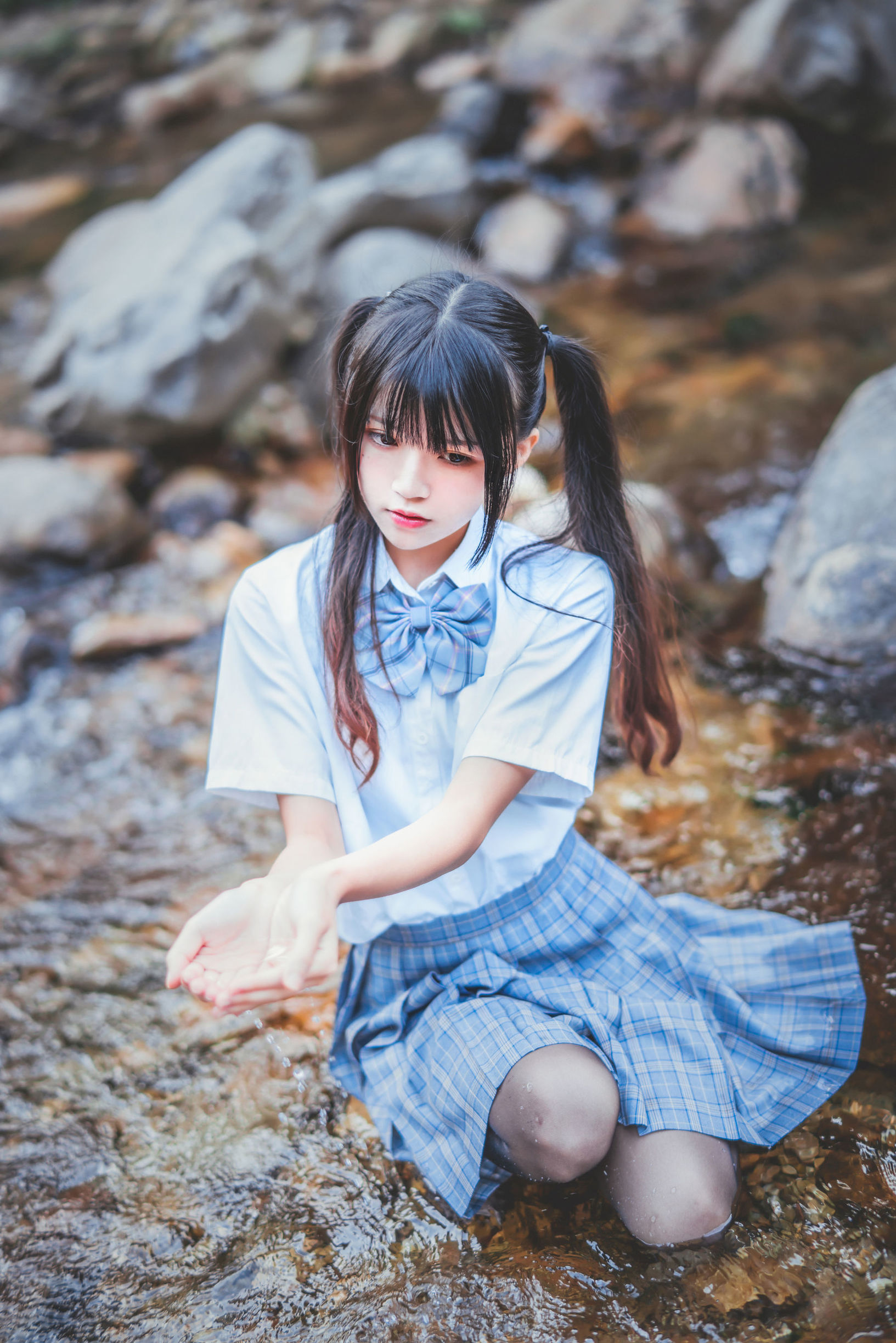 蘿莉COS] 櫻桃喵《校服少女COSPLAY濕身系列》