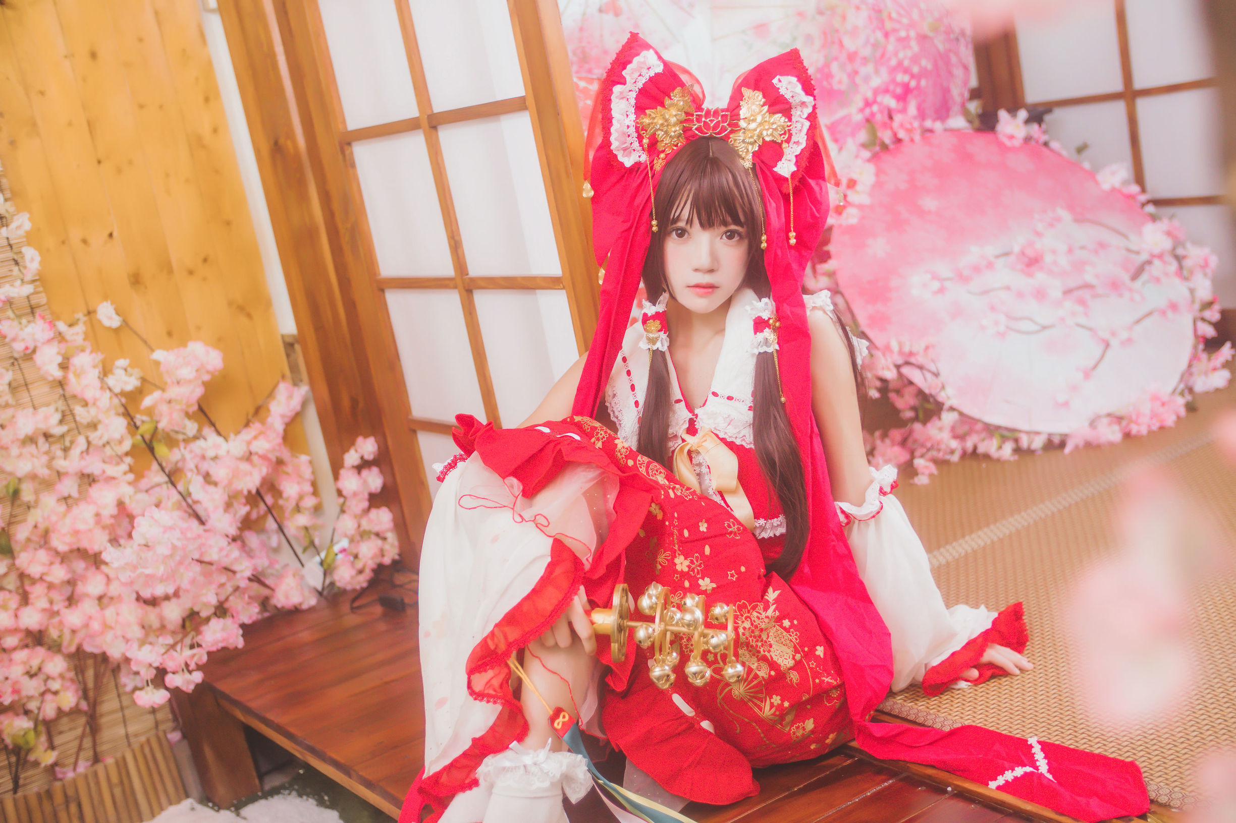 ロリCOS] 桜桃にゃ《霊夢 新年おめでとう》