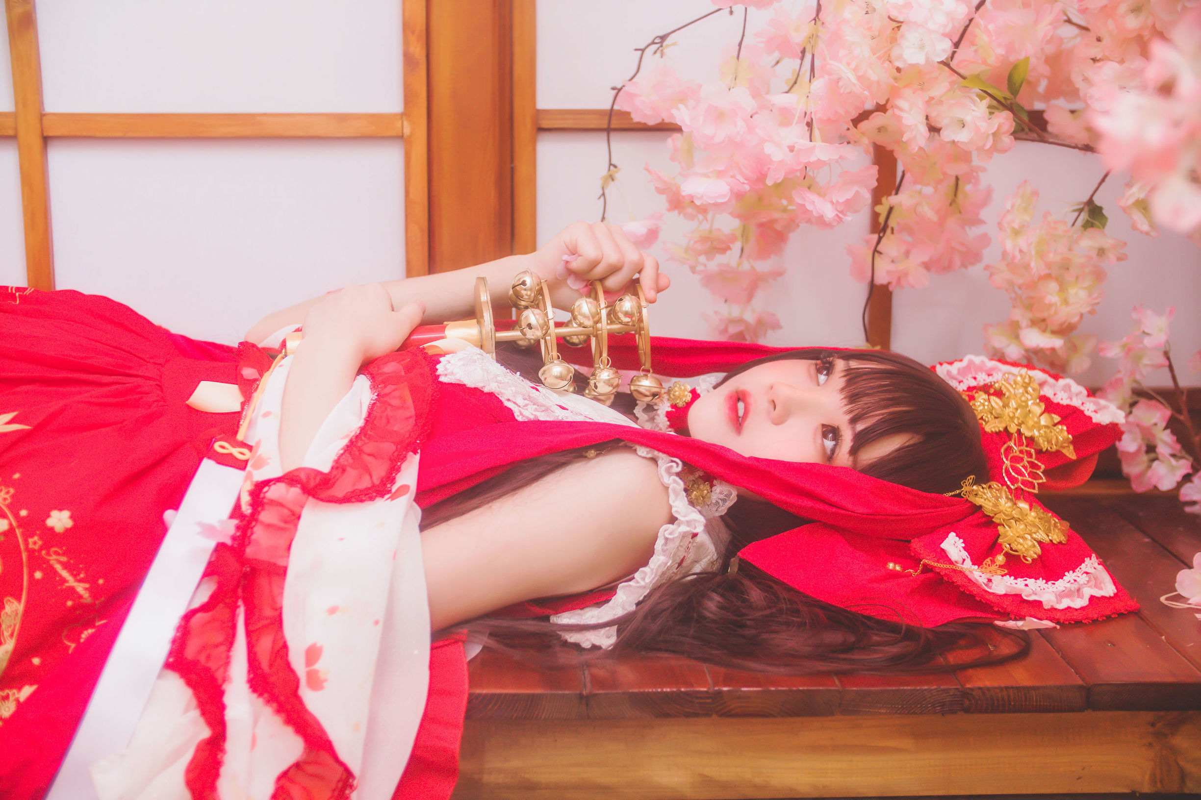 ロリCOS] 桜桃にゃ《霊夢 新年おめでとう》