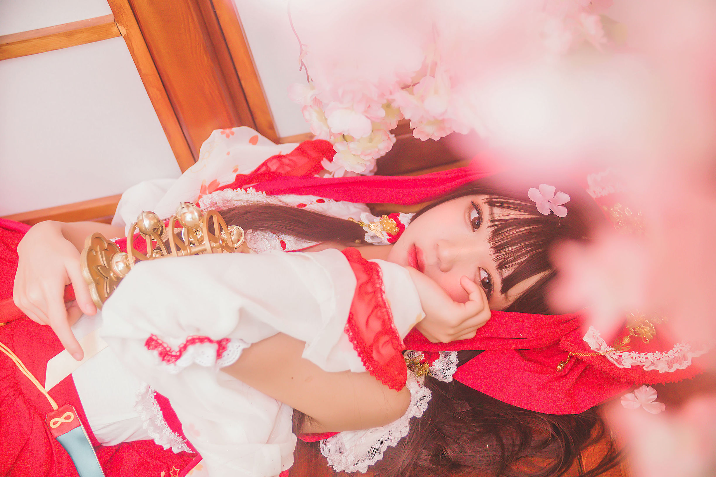 ロリCOS] 桜桃にゃ《霊夢 新年おめでとう》