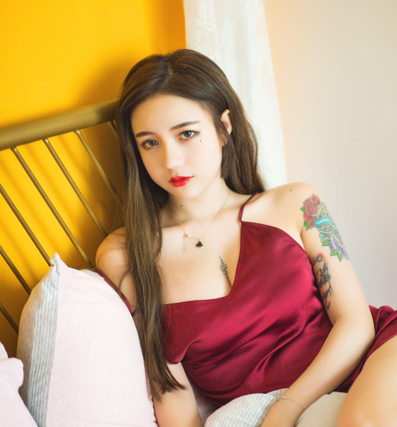 Lolita Đại Ca Ảnh Cosplay Tattoo Áo Ngủ Dây