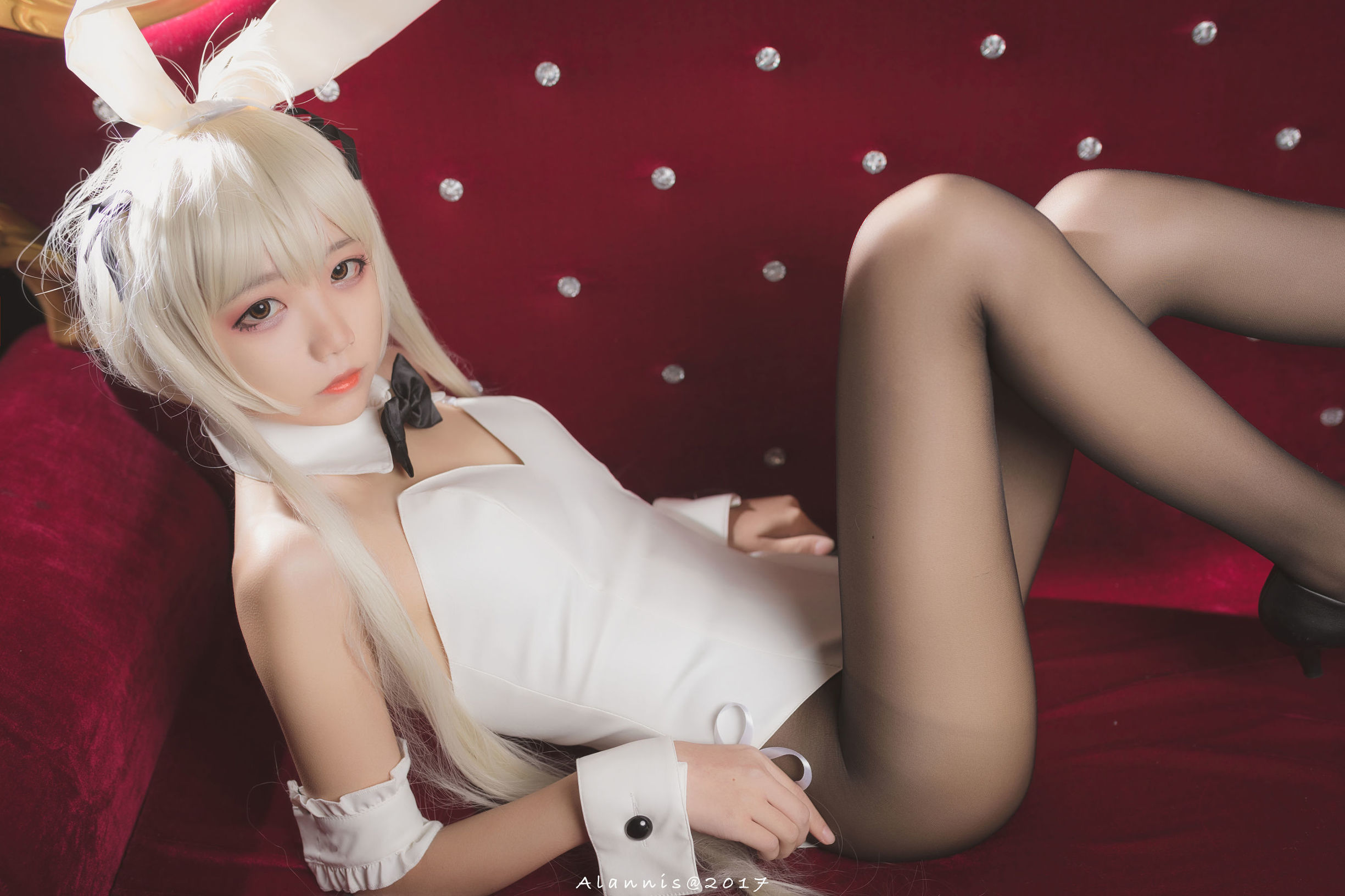 蘿莉COS] 清純少女五更百鬼 - 兔女郎+白絲美腿
