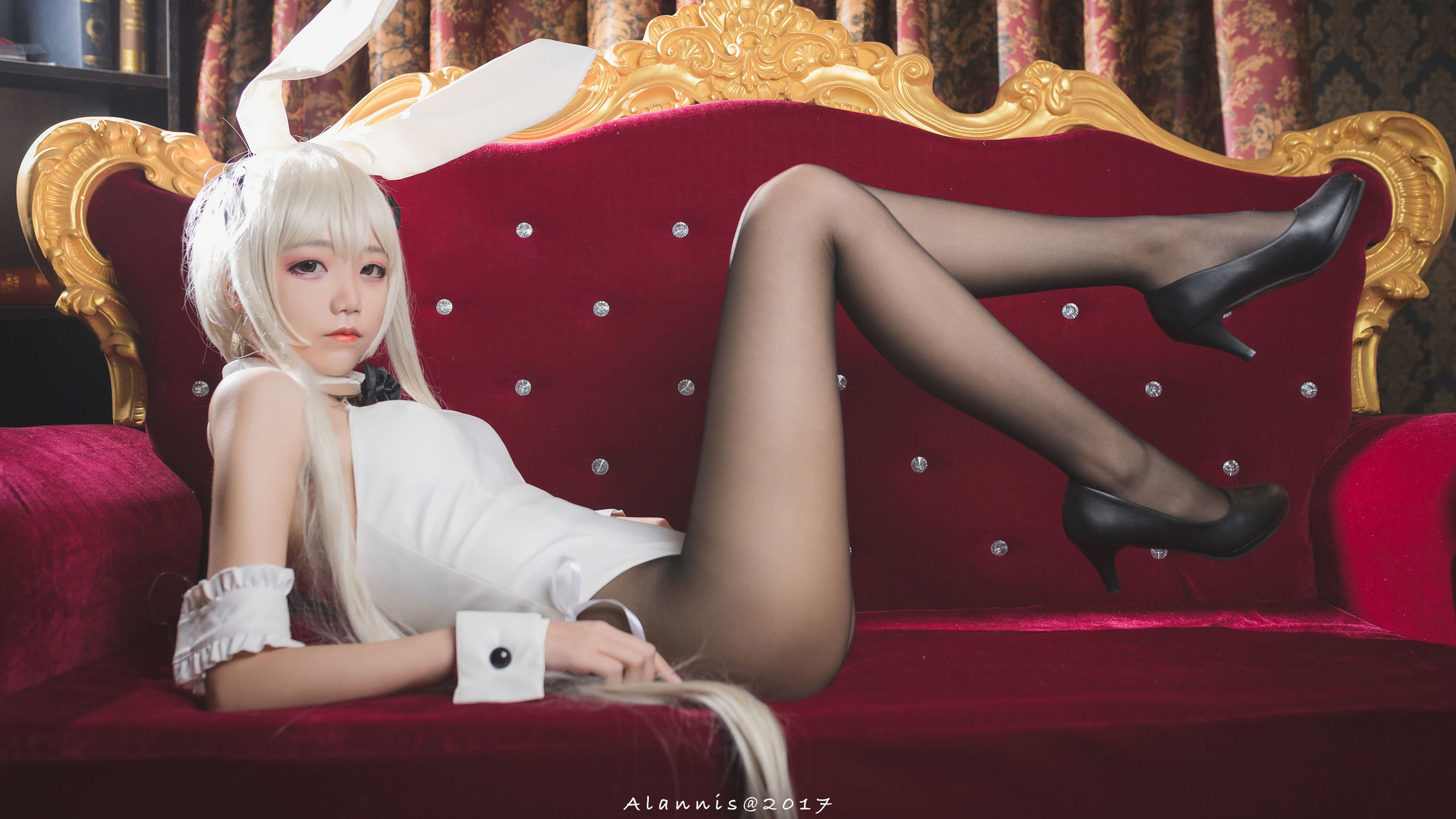 蘿莉COS] 清純少女五更百鬼 - 兔女郎+白絲美腿
