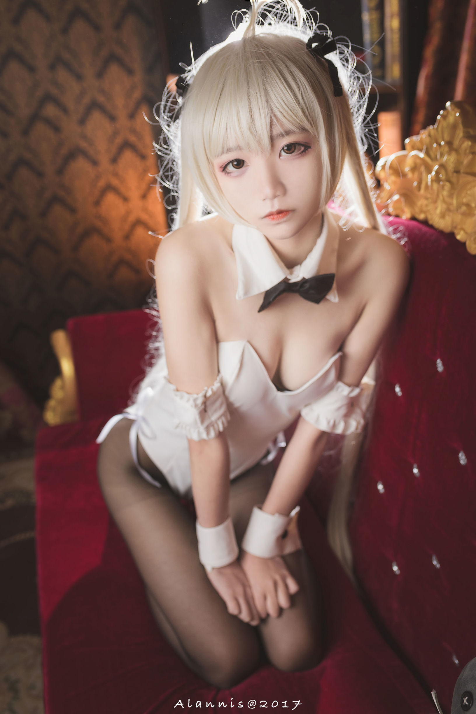 蘿莉COS] 清純少女五更百鬼 - 兔女郎+白絲美腿