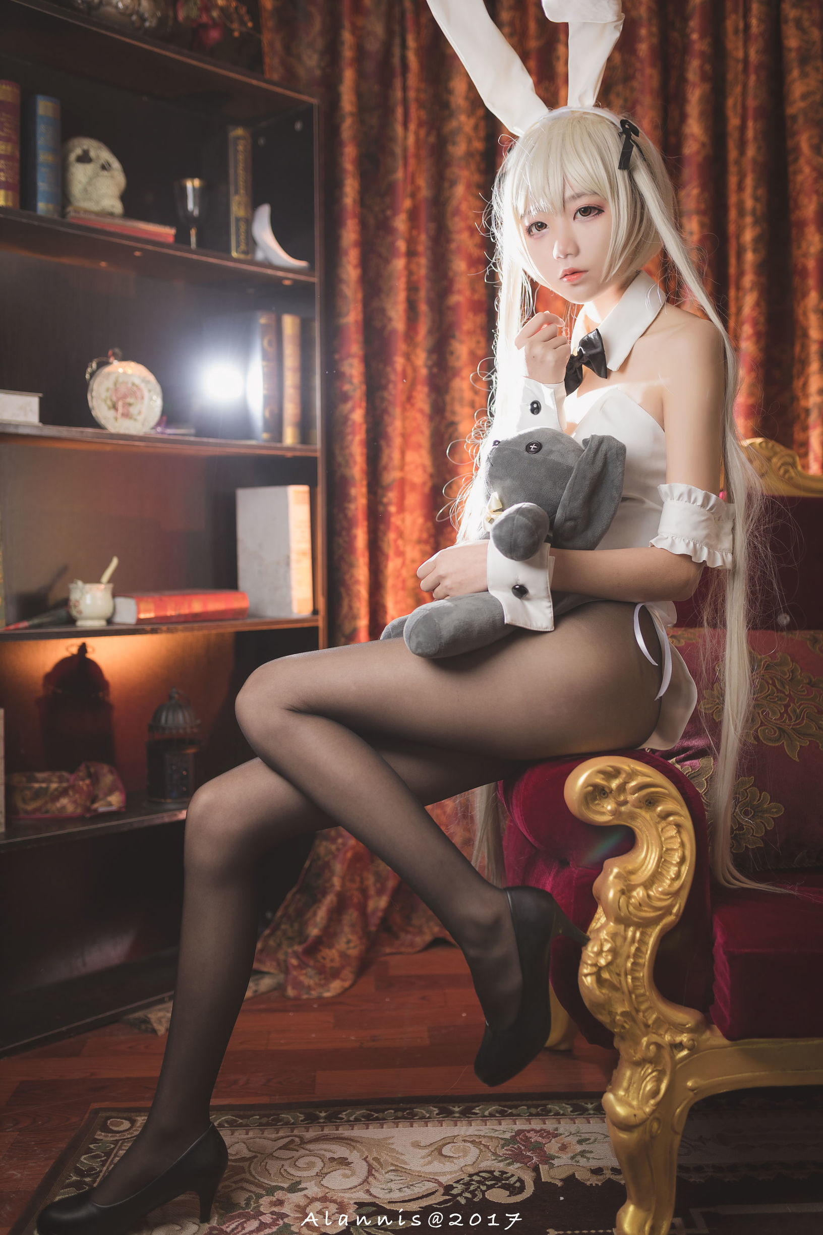 蘿莉COS] 清純少女五更百鬼 - 兔女郎+白絲美腿