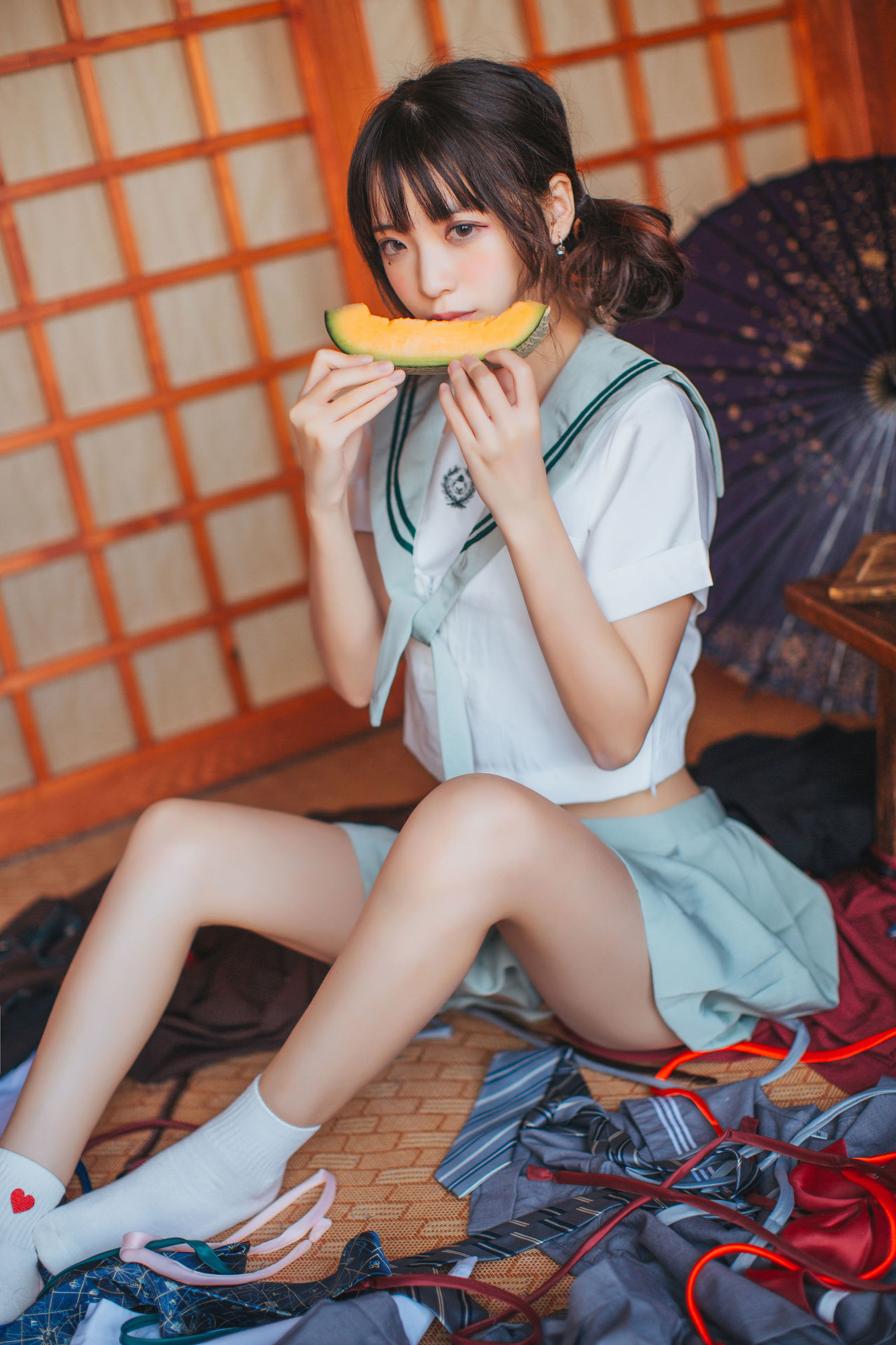 瘋貓ss 黑絲JK少女風寫真