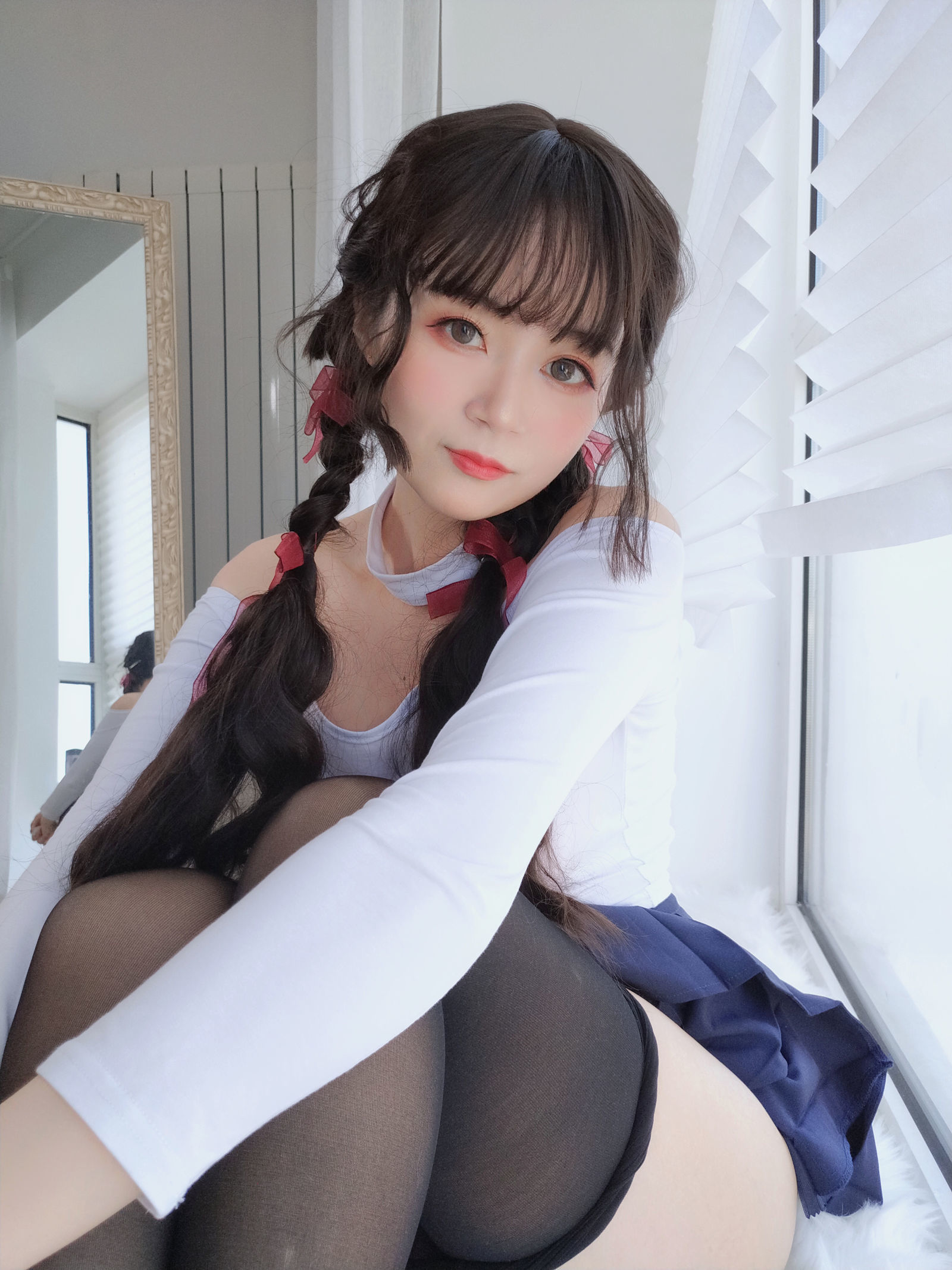 ロリコス] シロガネ - 隣家の大お姉さんの黒ストッキング1