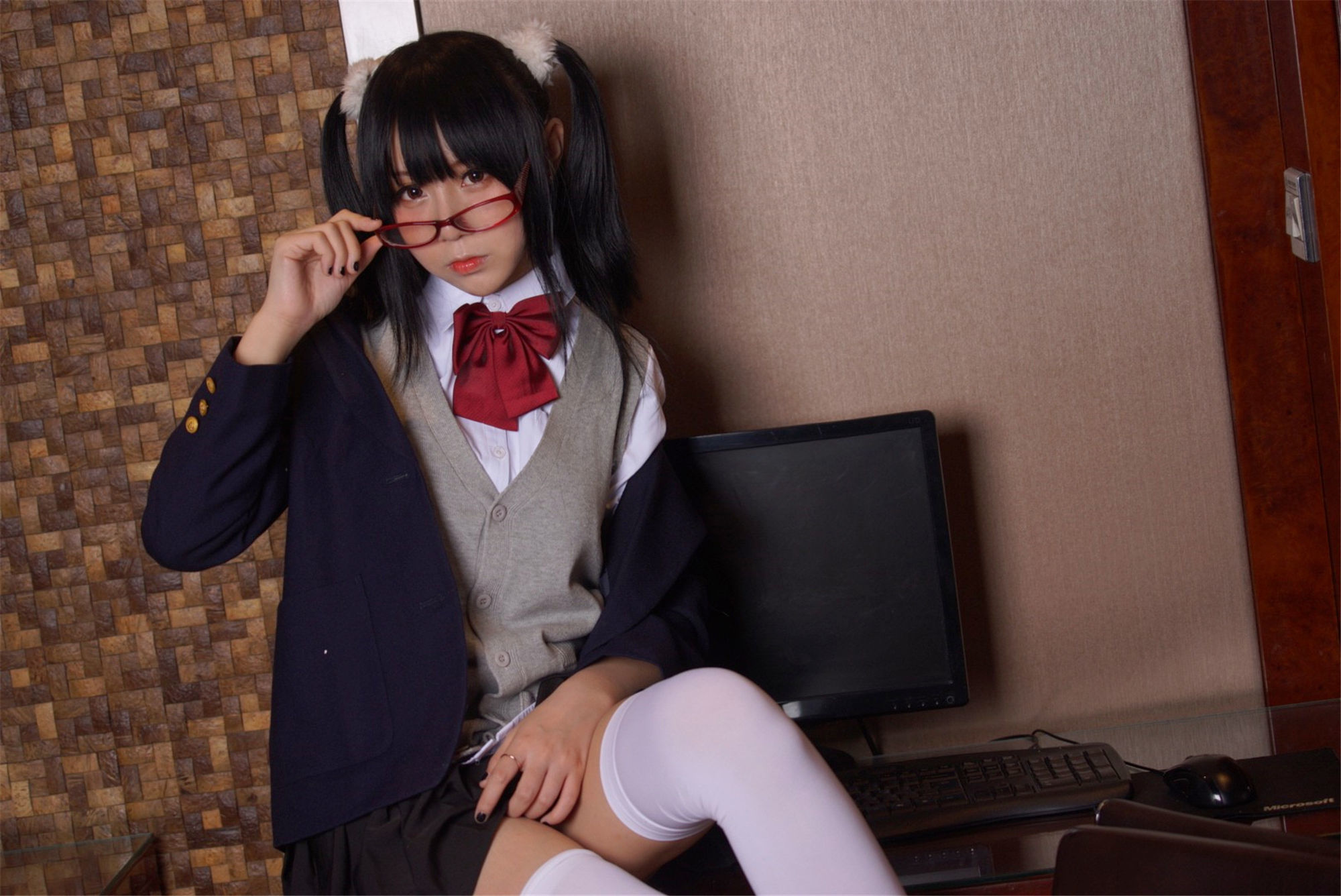 蘿莉COS] 白銀&搖搖樂 - 姐妹絲誘